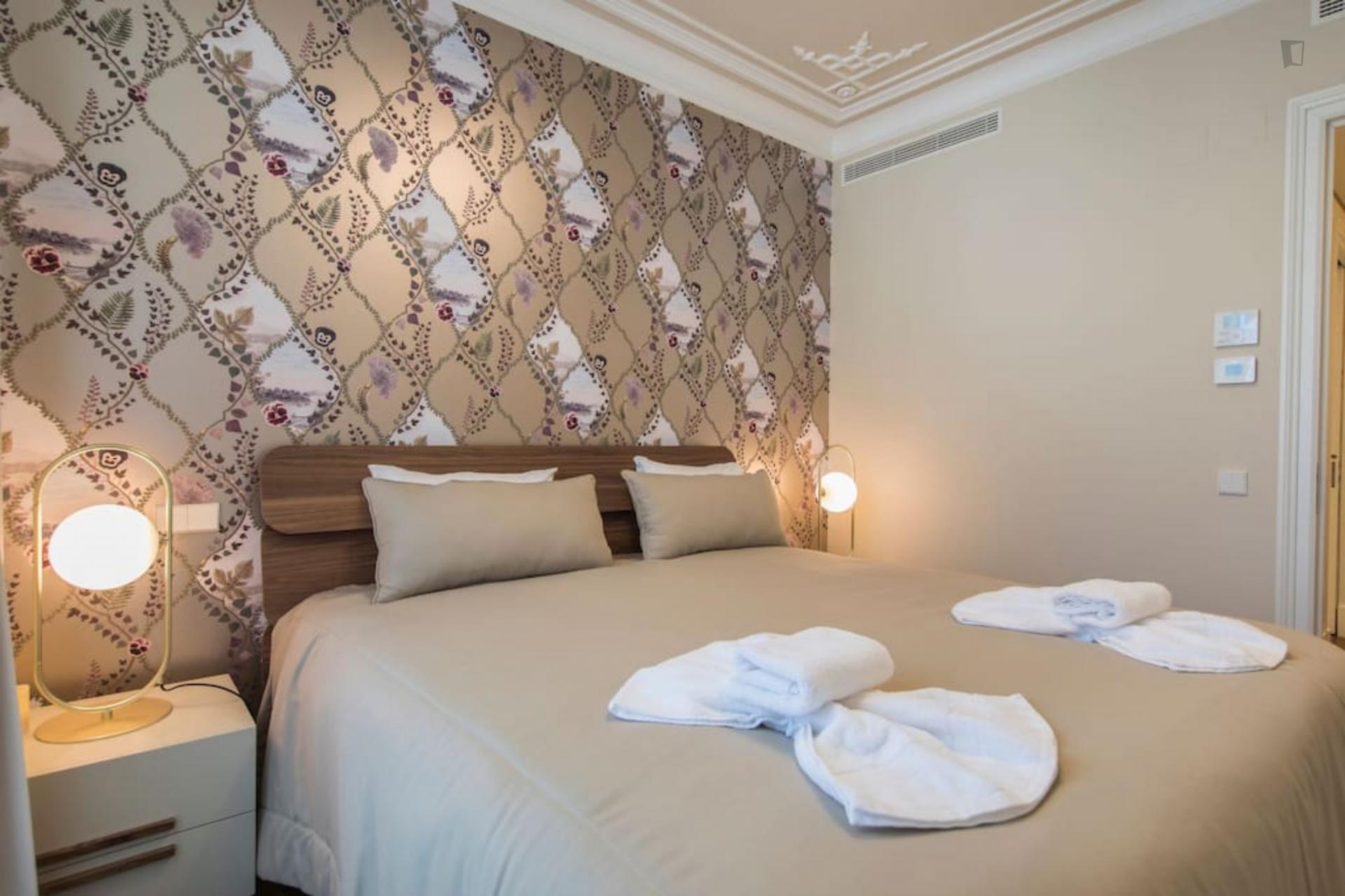 Duque de Loulé- 2 Bedroom Apartment with pool in Lisbon - Bedroom