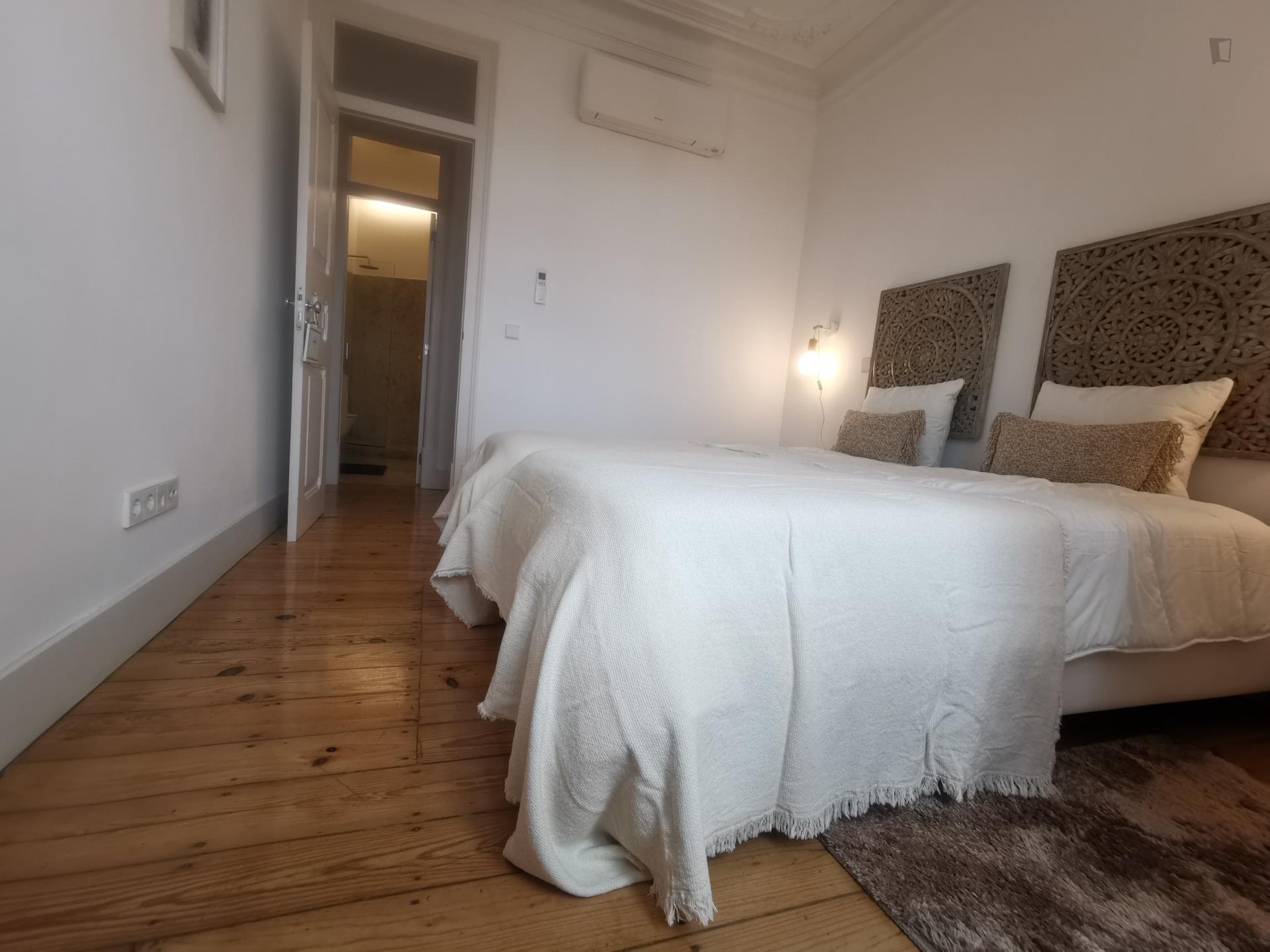 Neri- Lovely 3 bedroom Apartment in Lisbon - Bedroom