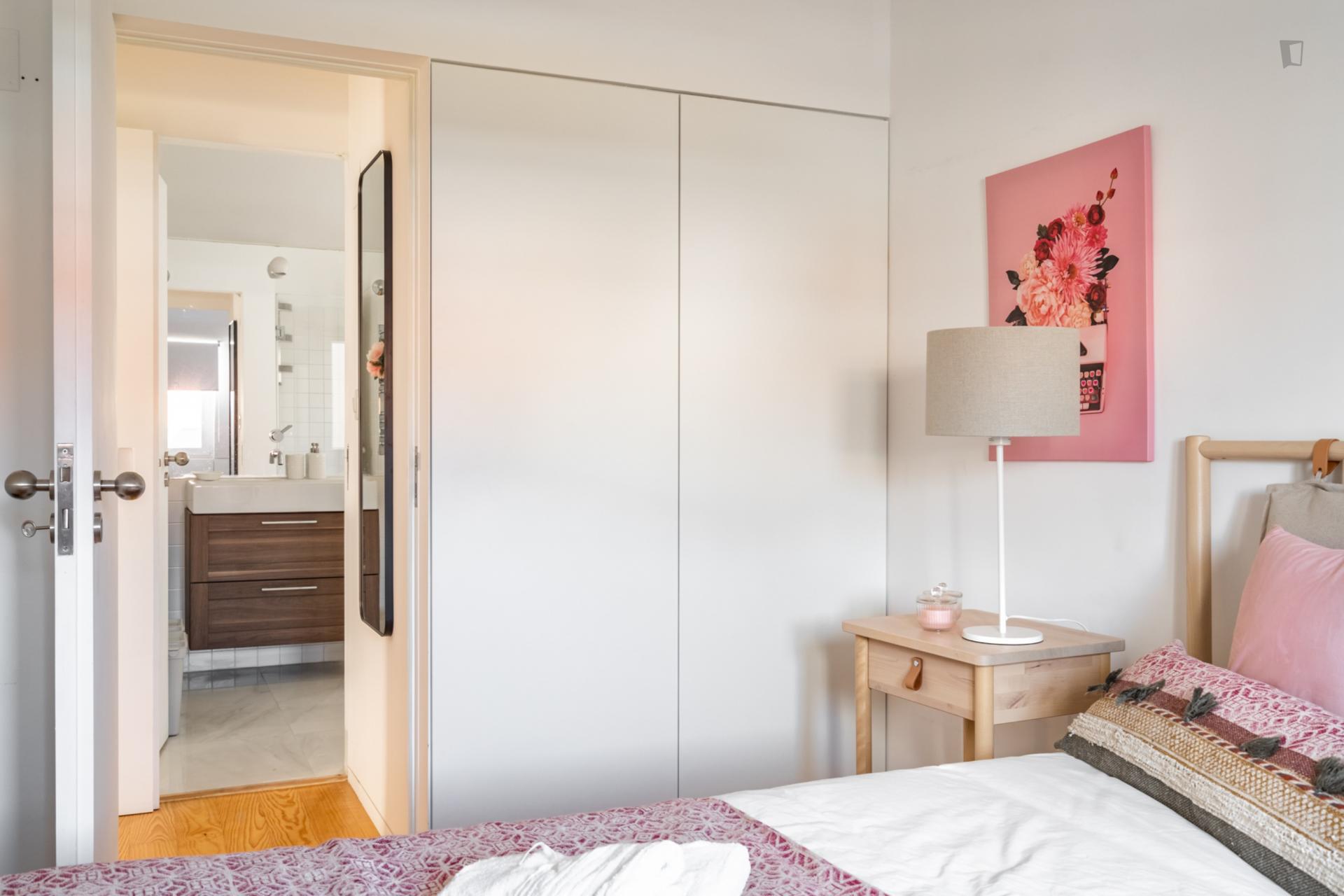 Manchester- Bright and Beautiful Apartment in Lisbon - Bedroom