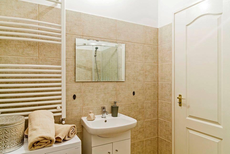 Leonardo - Nice private bedroom Budapest - Bathroom