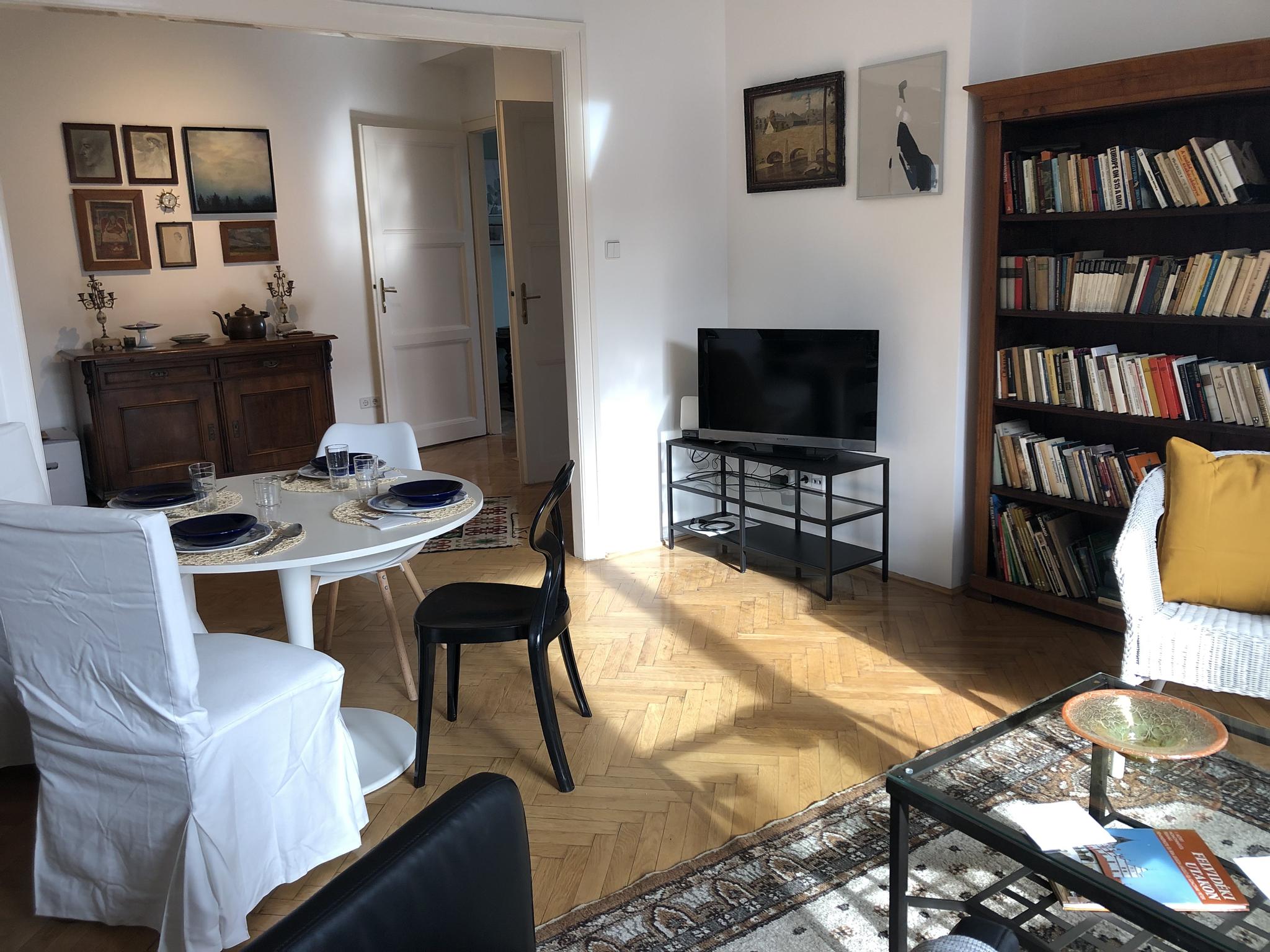 Hegyalja - Cosy apartment in Budapest - TV