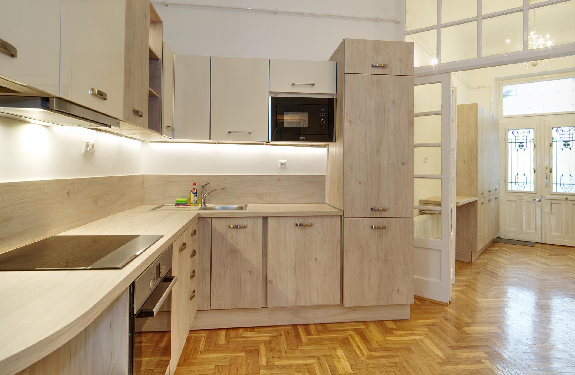 Kiraly - 3 bedroom flat in Budapest - Kitchen