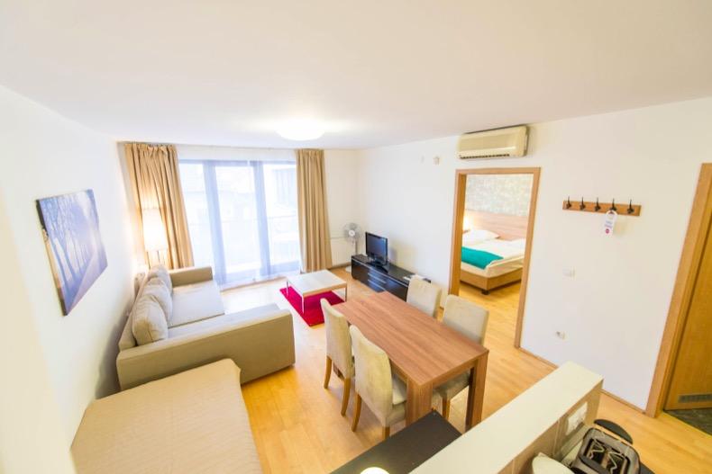 Hollo - Comfortable apartment in Budapest - Window