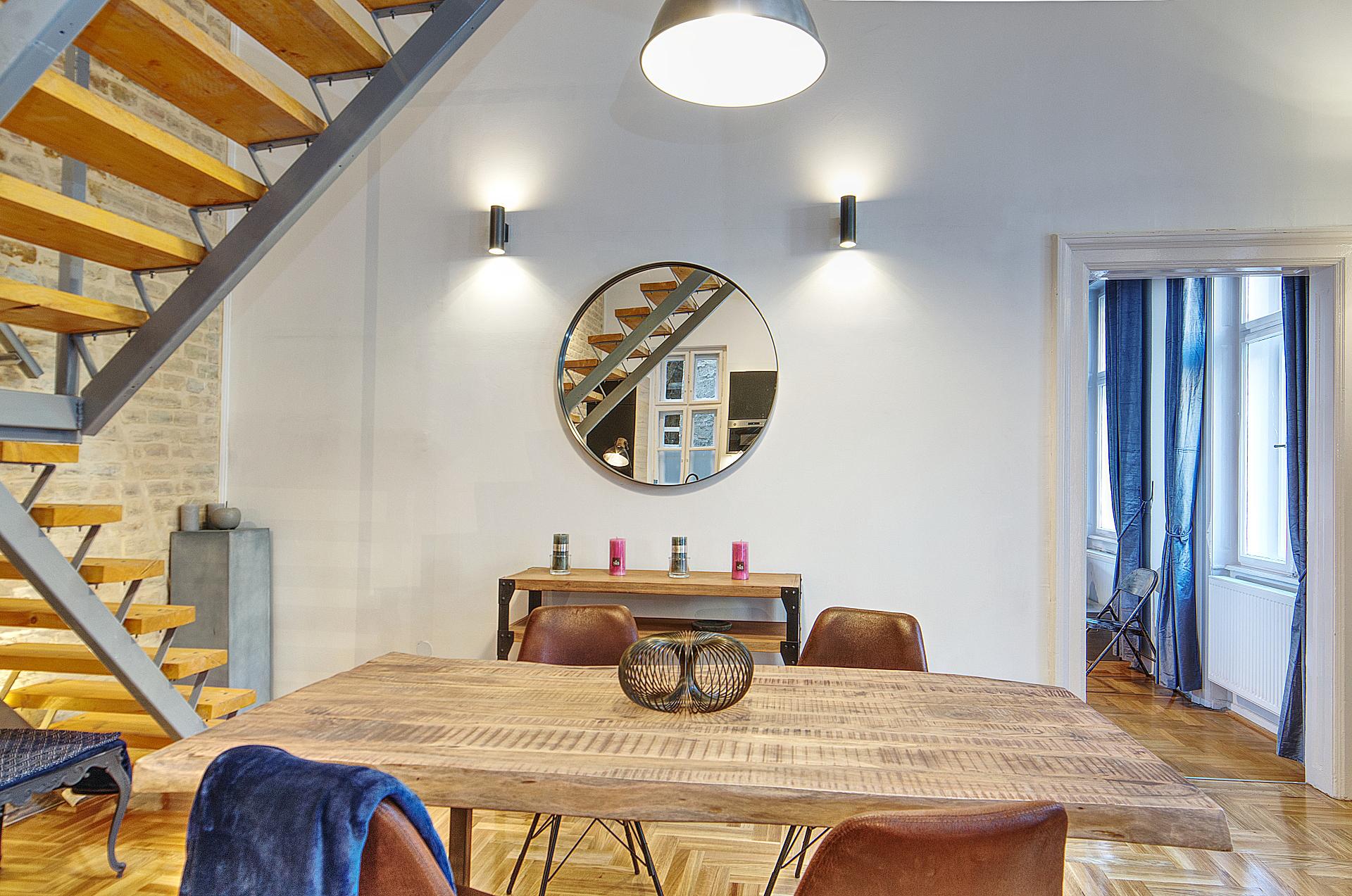 Szondi - 3 bedroom duplex in Budapest - Dining table