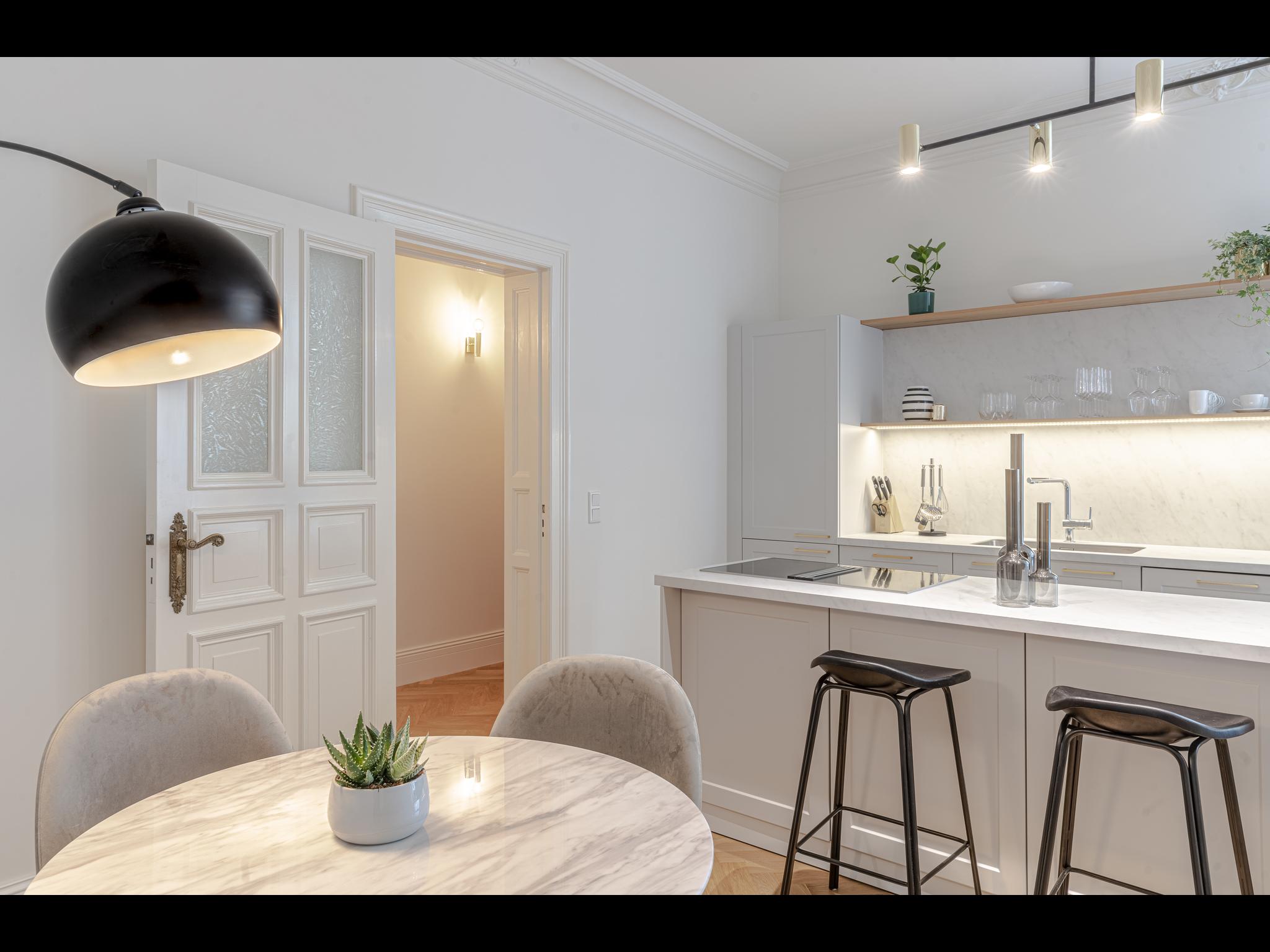 Mommsen - Exclusive furnished apartment in Berlin - Living room
