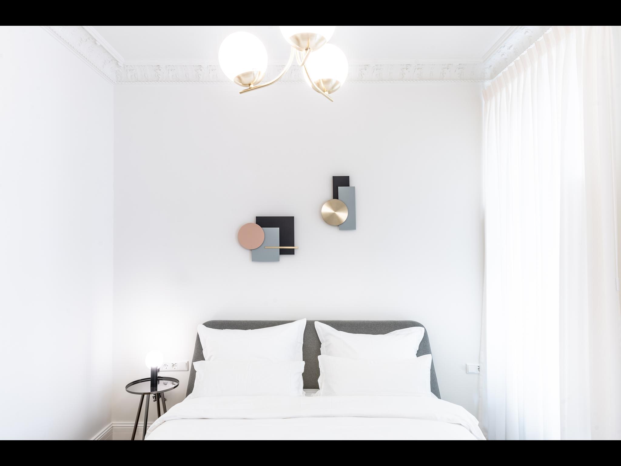 Mommsen - Exclusive furnished apartment in Berlin - Bedroom