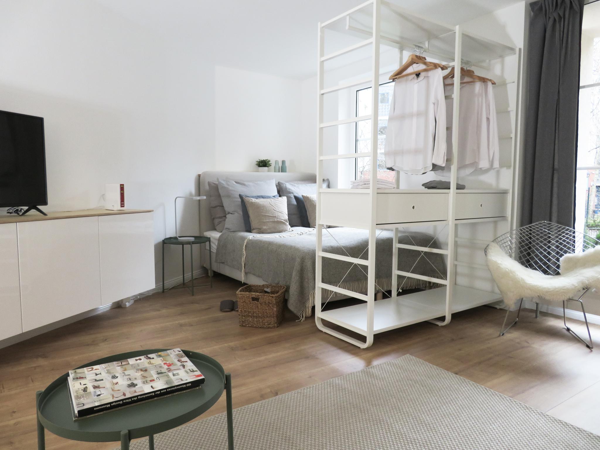 Maybach - Spacious furnished apartment in Berlin - Bedroom