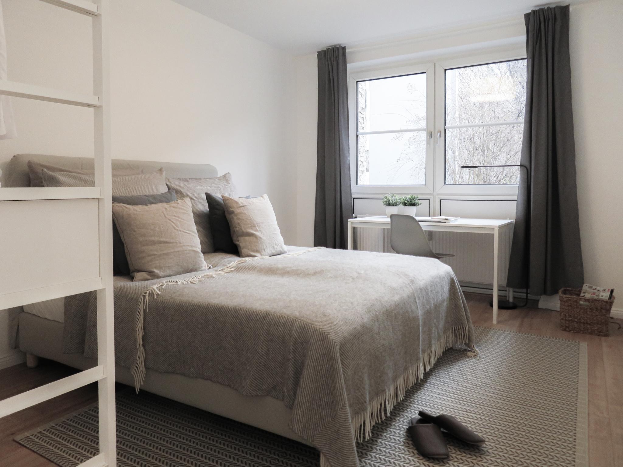 Maybach - Spacious furnished apartment in Berlin - Bedroom