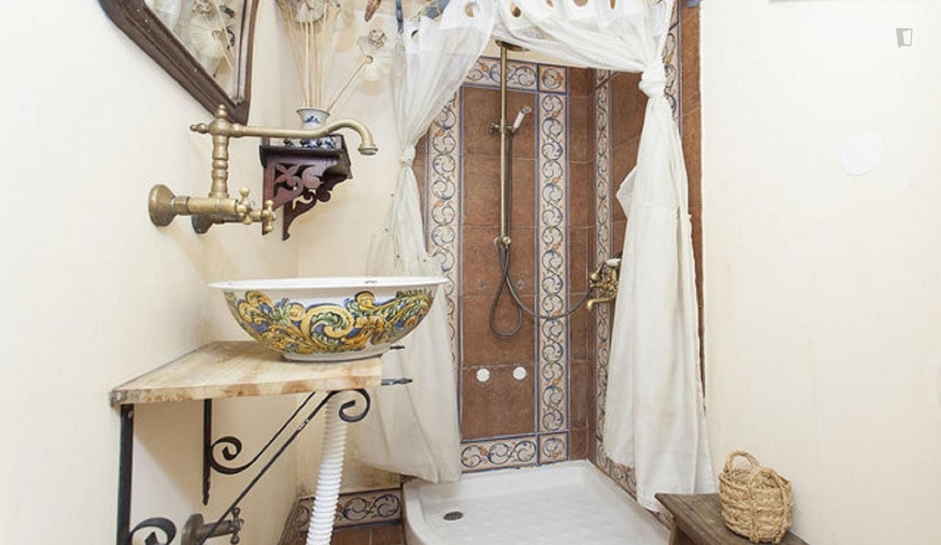 Justa- Lovely 4 Bedroom Apartment in Lisbon - Bathroom