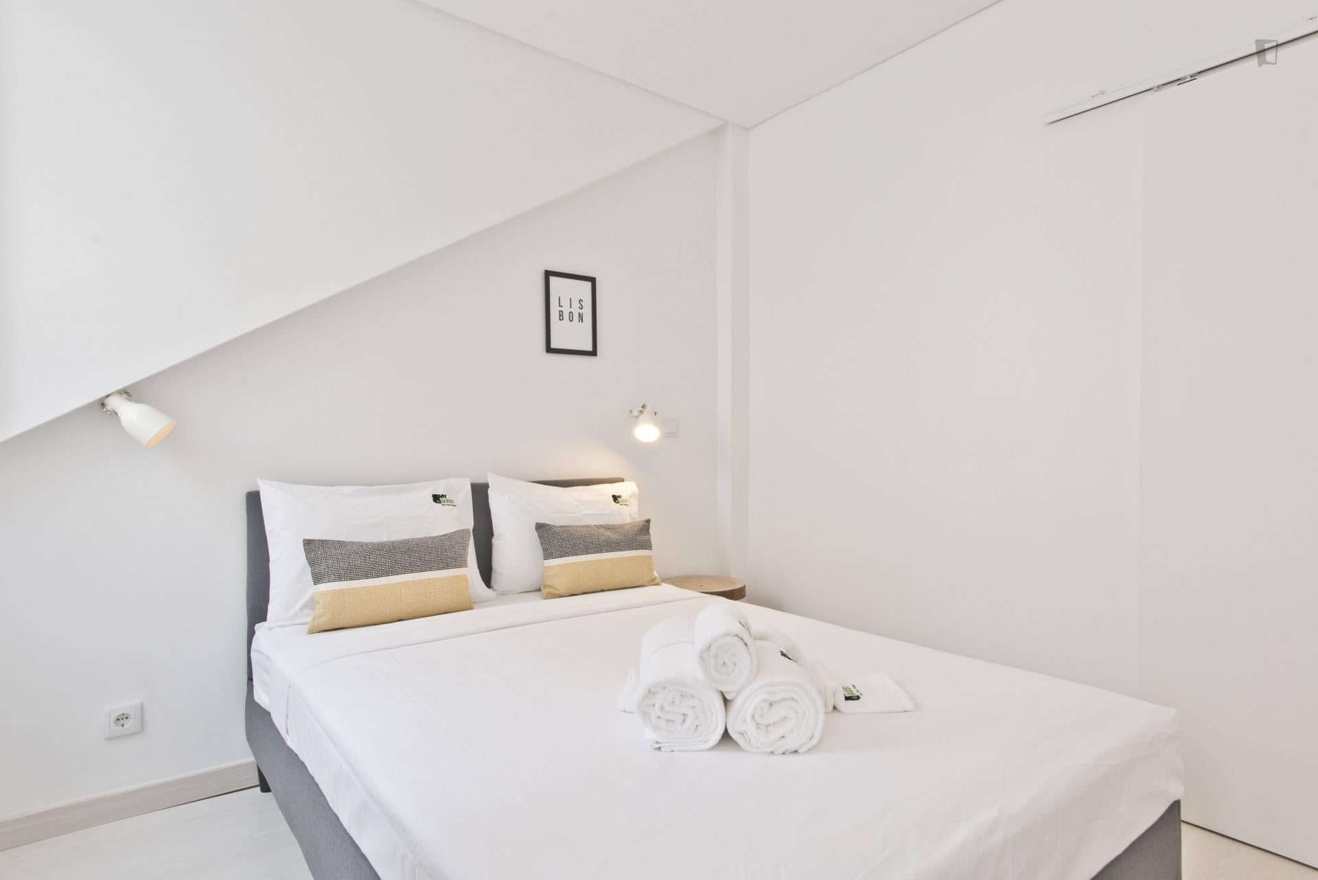 Almada- Up Scale 1 bedroom apartment Lisbon - Bedroom