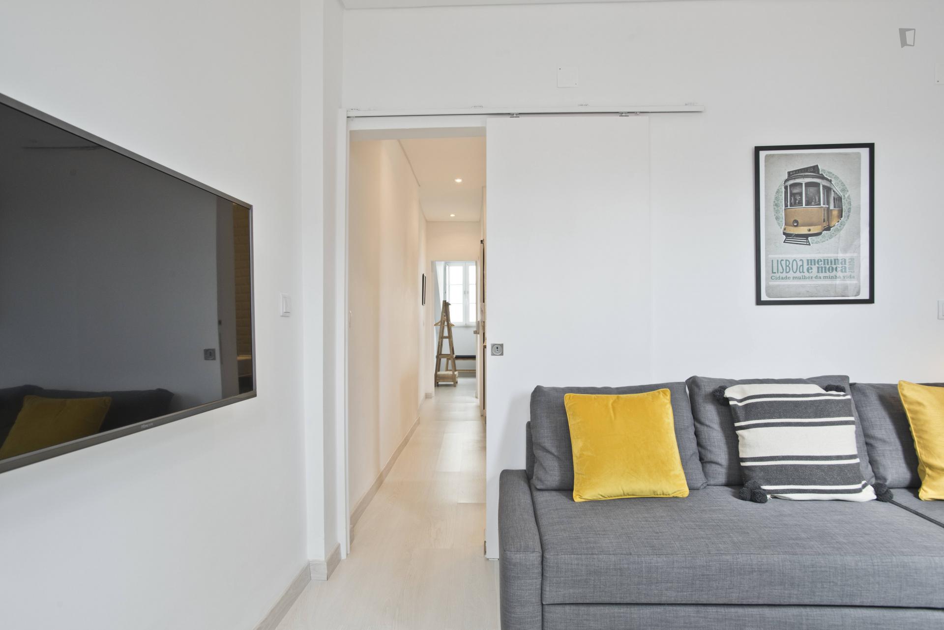 Almada- Up Scale 1 bedroom apartment Lisbon - Living room