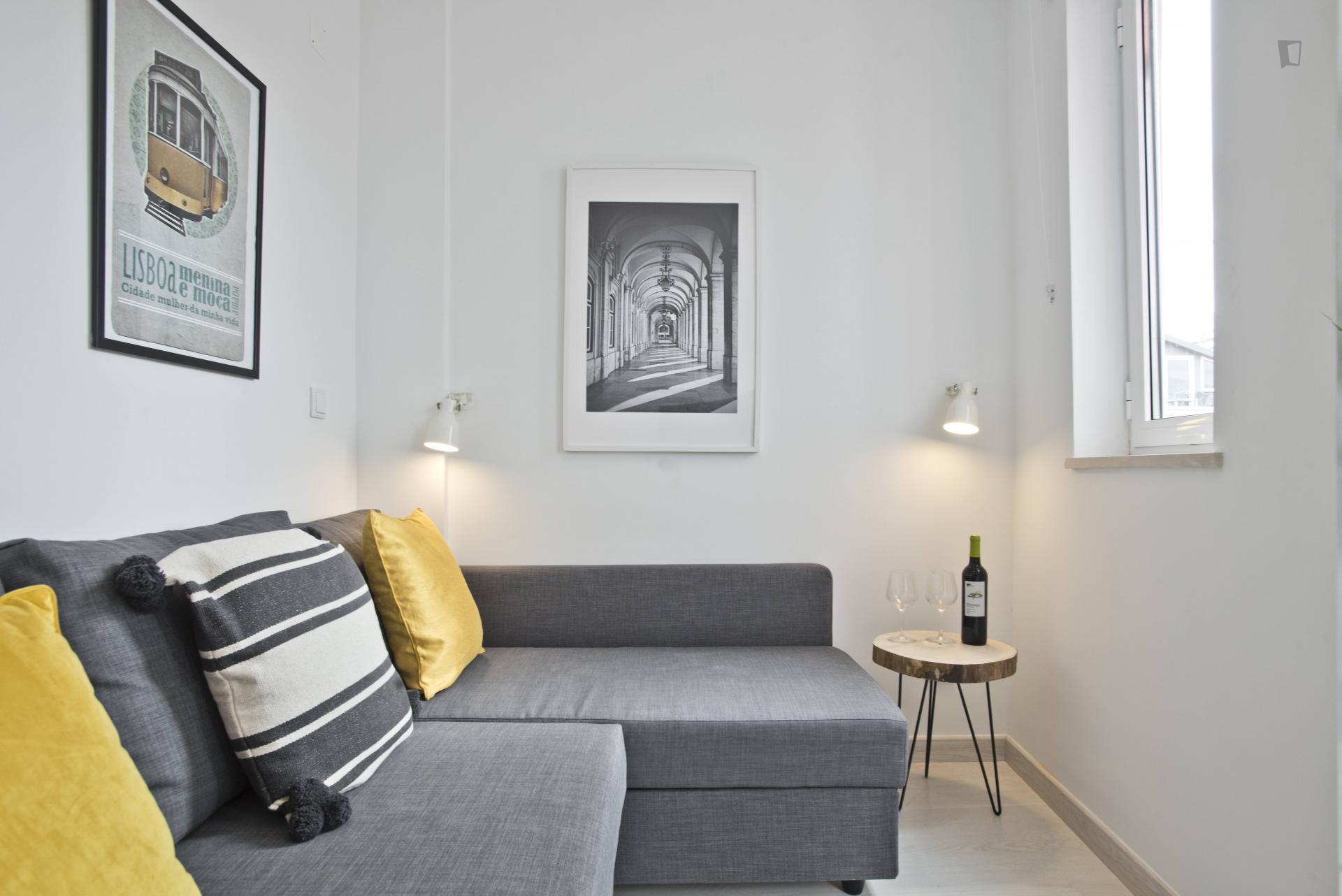 Almada- Up Scale 1 bedroom apartment Lisbon - Living room