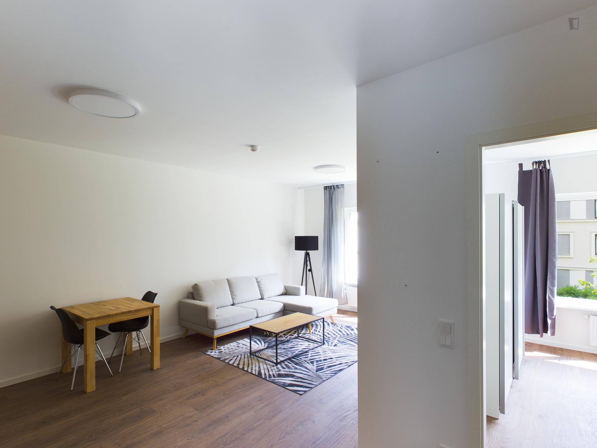 Fritz - Entry ready apartment in Berlin - Living room