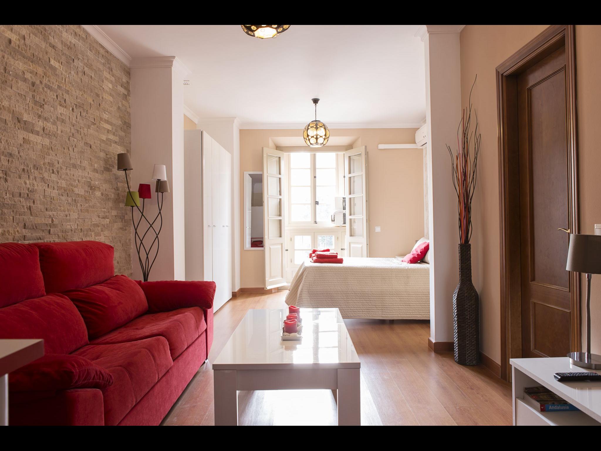 Carretería- Spacious Studio Apartment Malaga - Living room