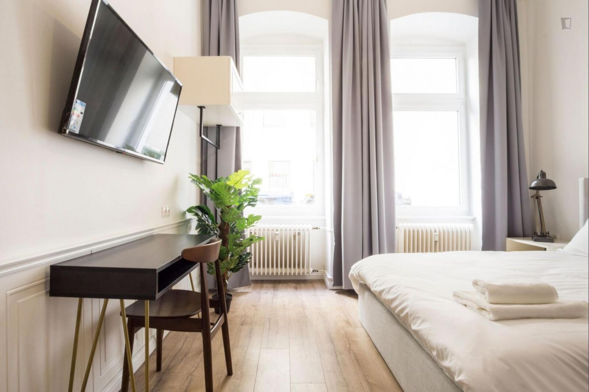 Rucker - Modern furnished studio in Berlin - bed