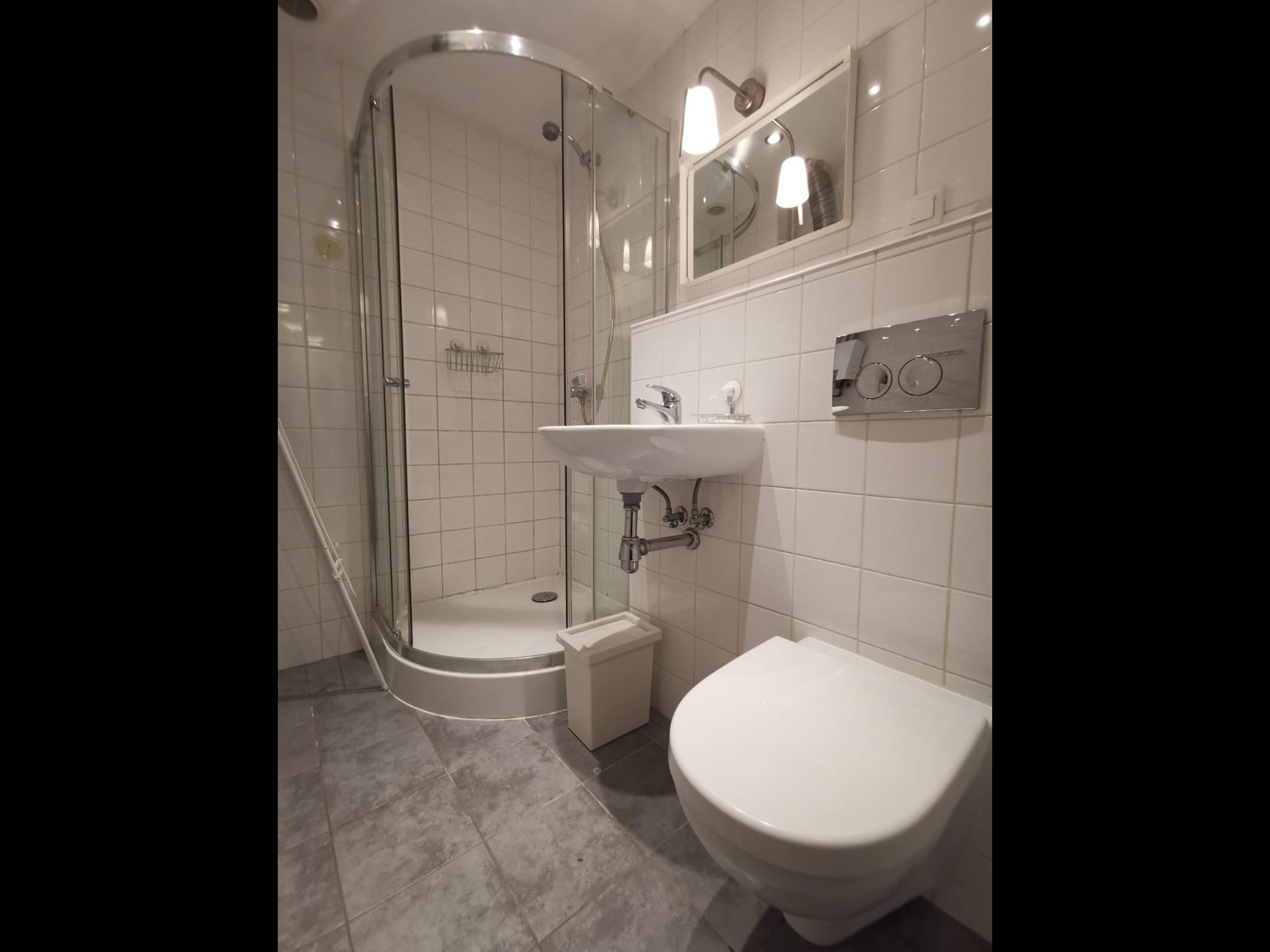Macieja - studio apartment in Kraków - bathroom