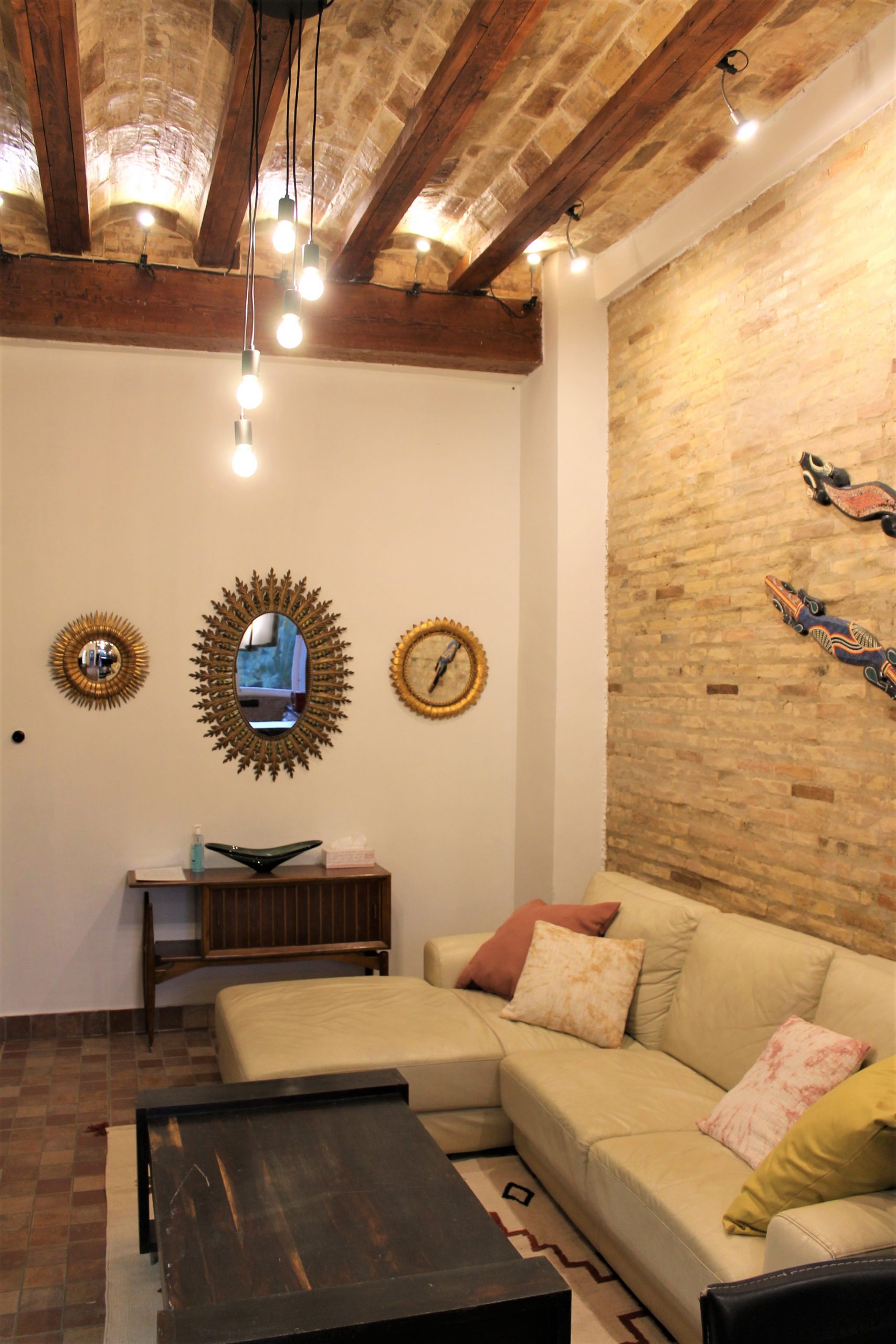 Nador – Fully equipped apartment in Valencia for expats - Living room