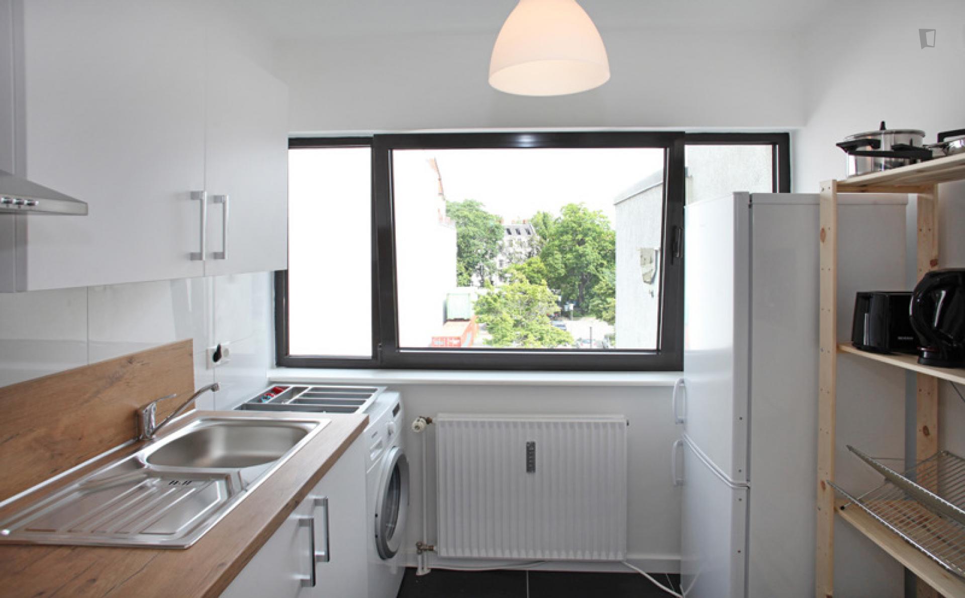 Otto - Bedroom in shared apartment in Berlin - Kitchen