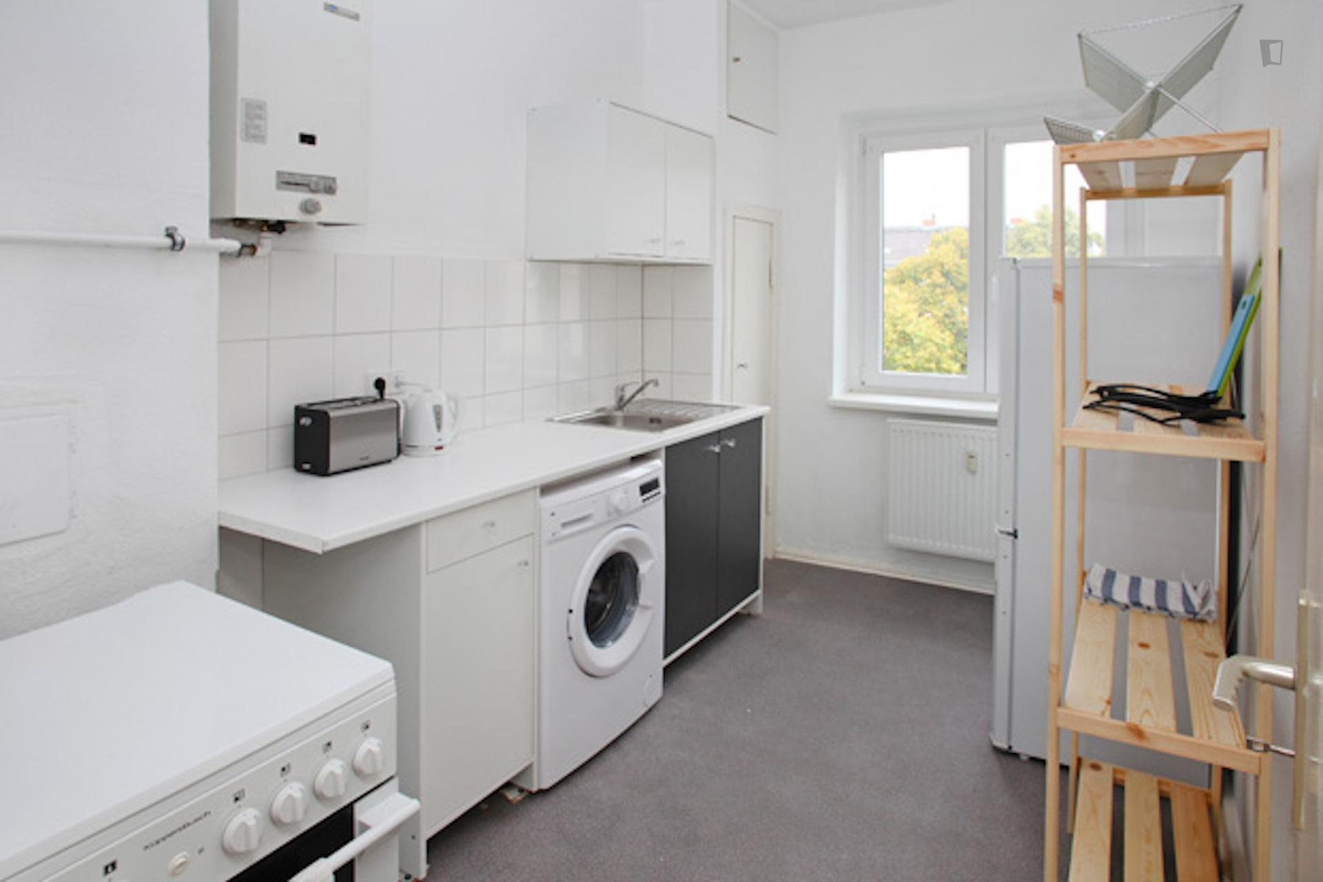 Nacken - Furnished single bedroom in Berlin - 
            Kitchen
