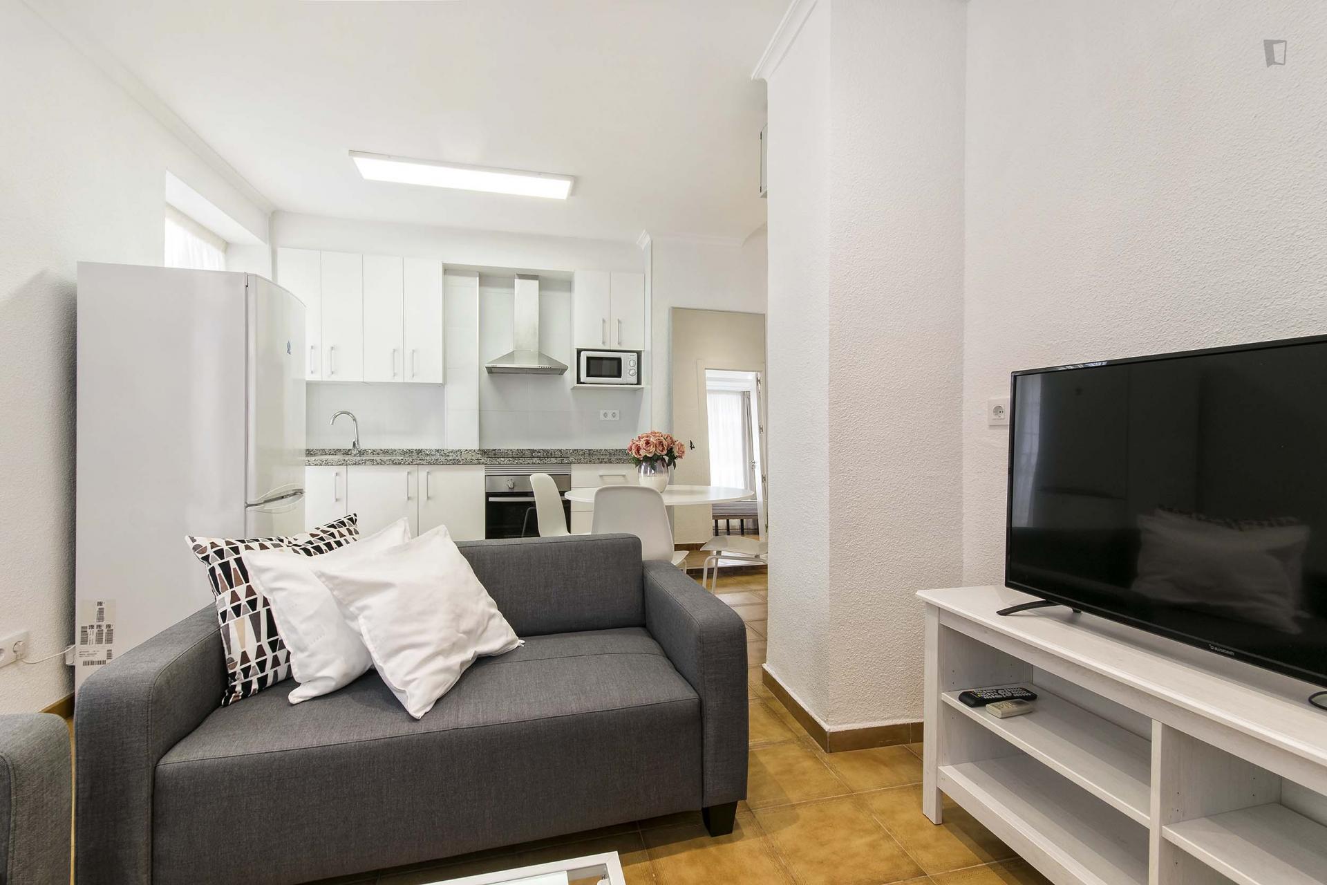 Valdes -Attractive double room in Alicante - Living