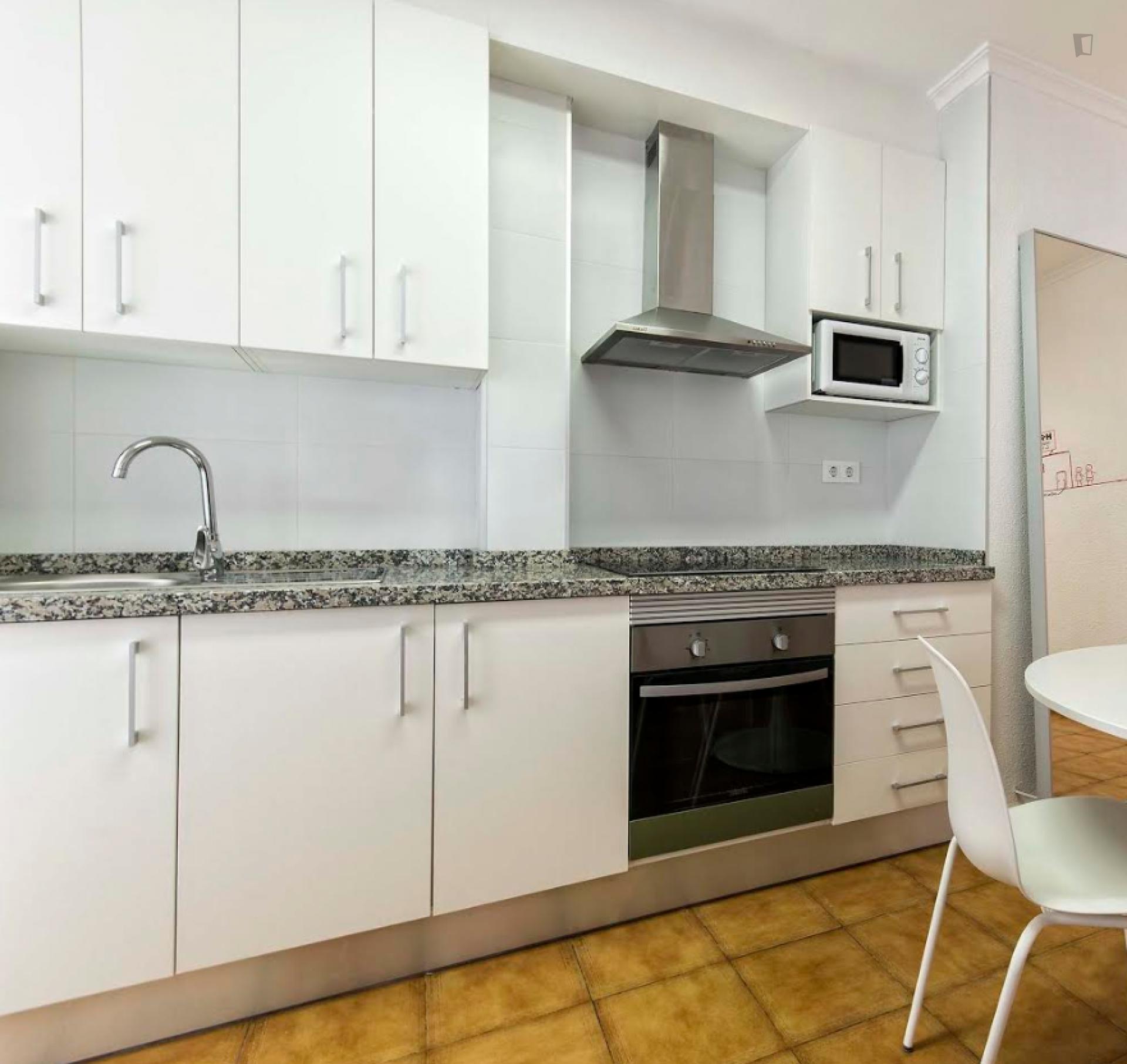Valdes -Attractive double room in Alicante - Kitchen