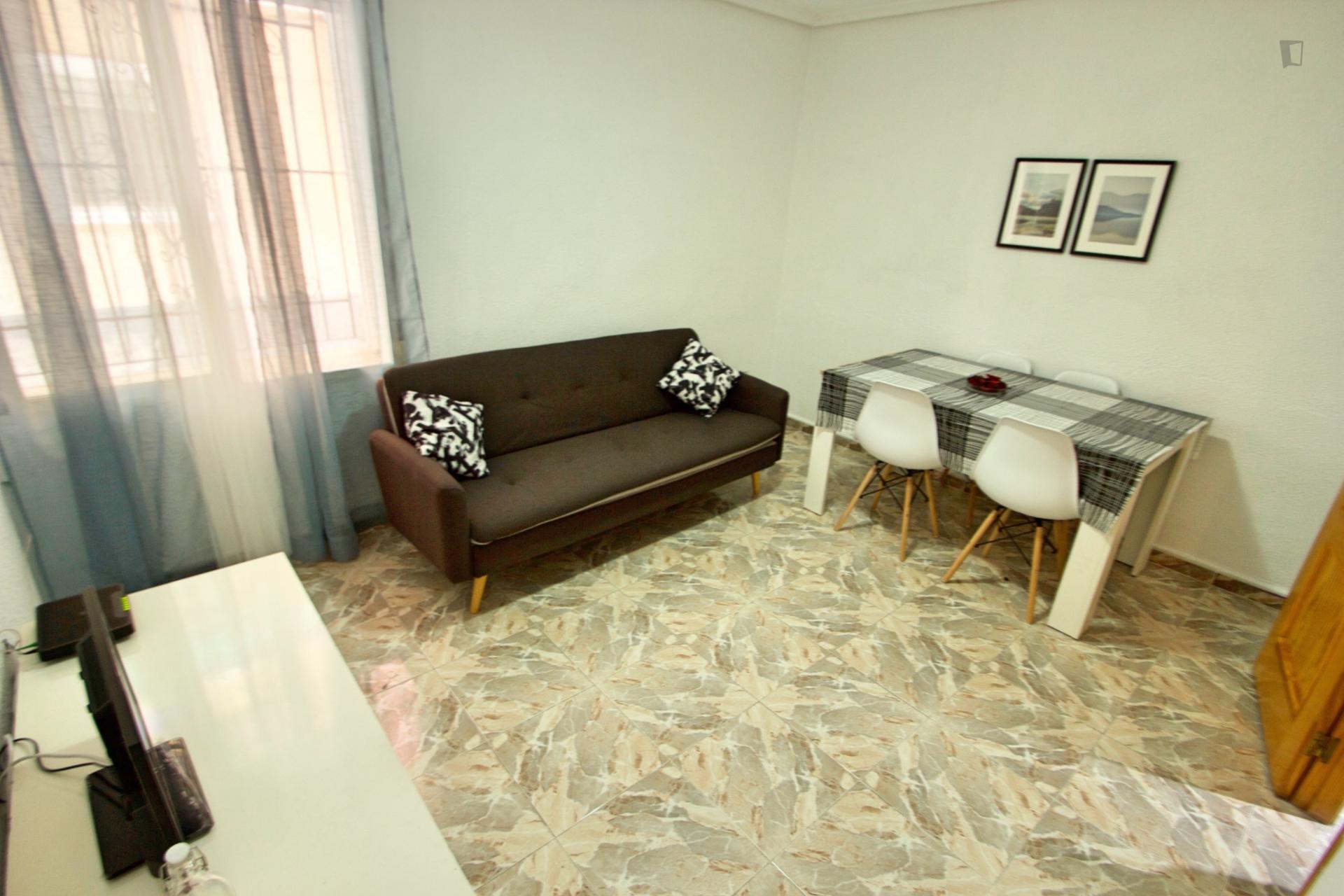 Campoamor -Nice double room in Alicante - Living