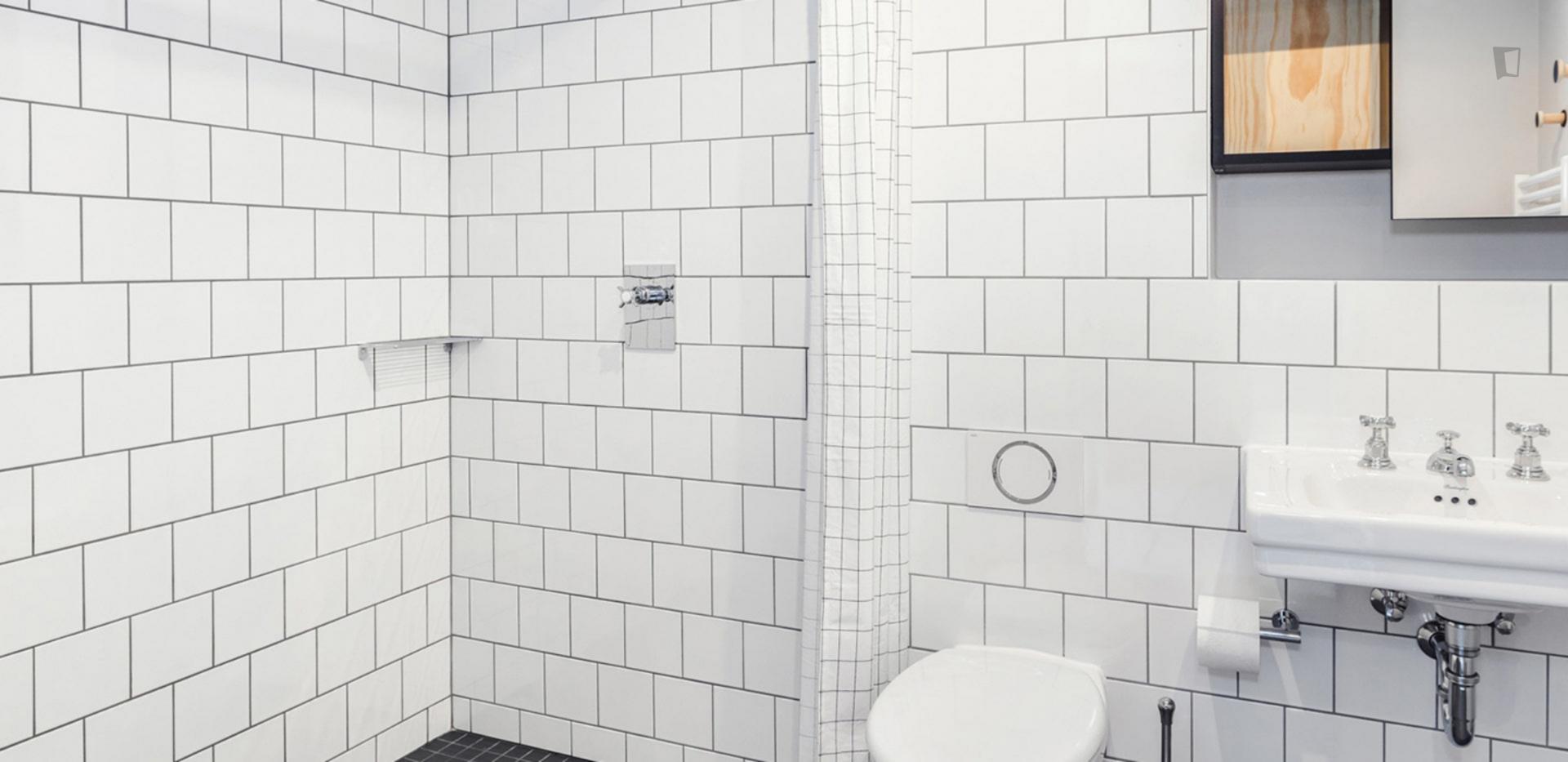 Stralsunder 2 - Studio in residence in Berlin - Bathroom