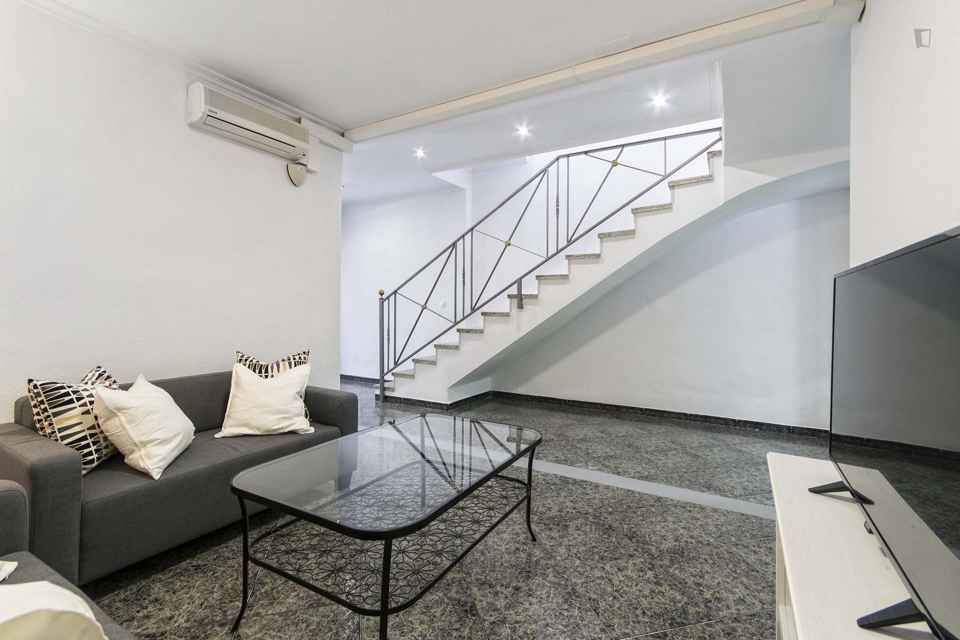Muchavista - Double bedroom in Alicante - Stairs