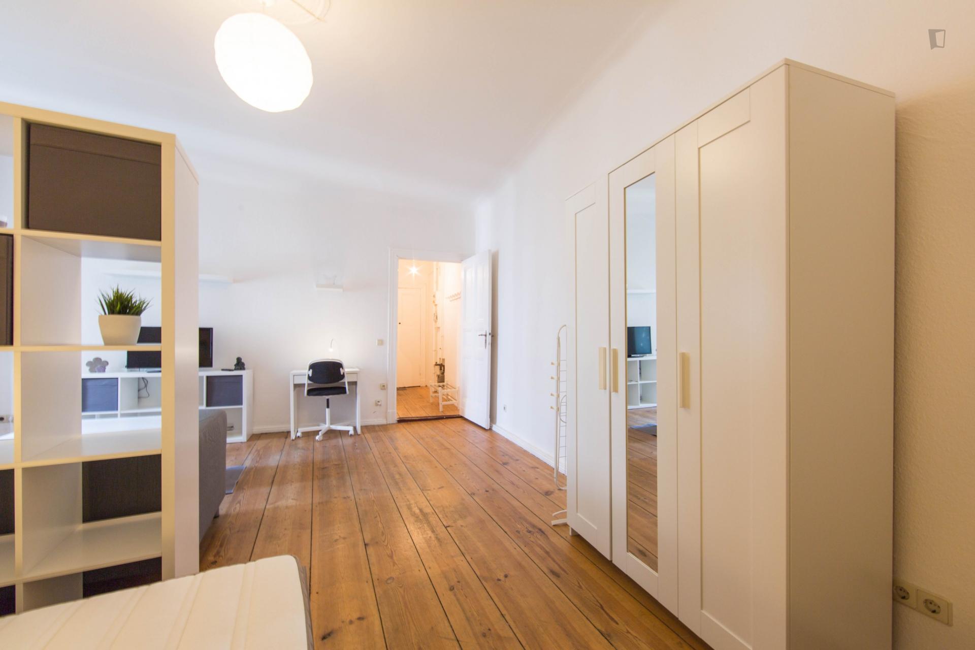 Box - Spacious studio in Berlin - Living