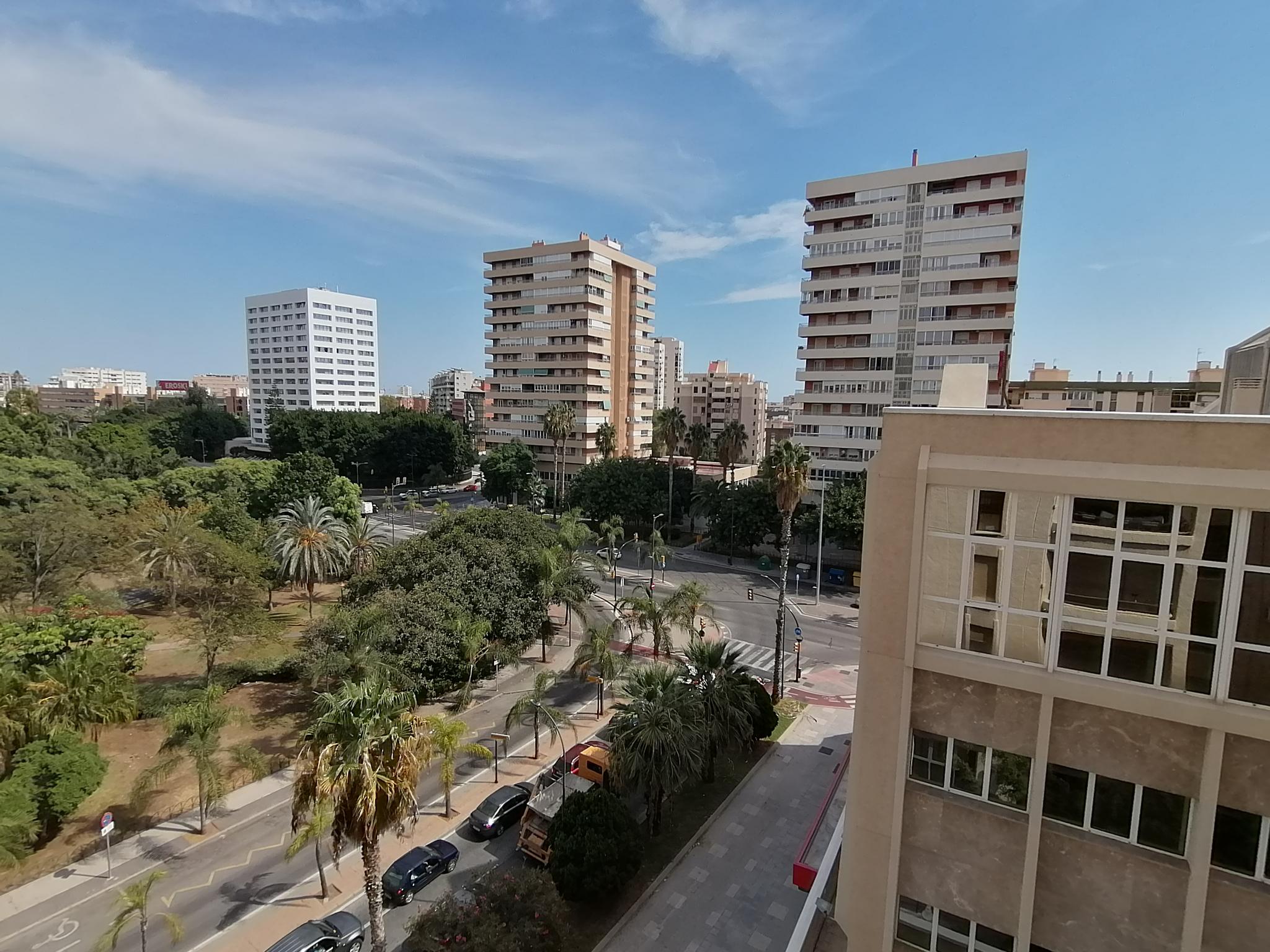 Avenida - Bedroom for rent in Málaga - Building