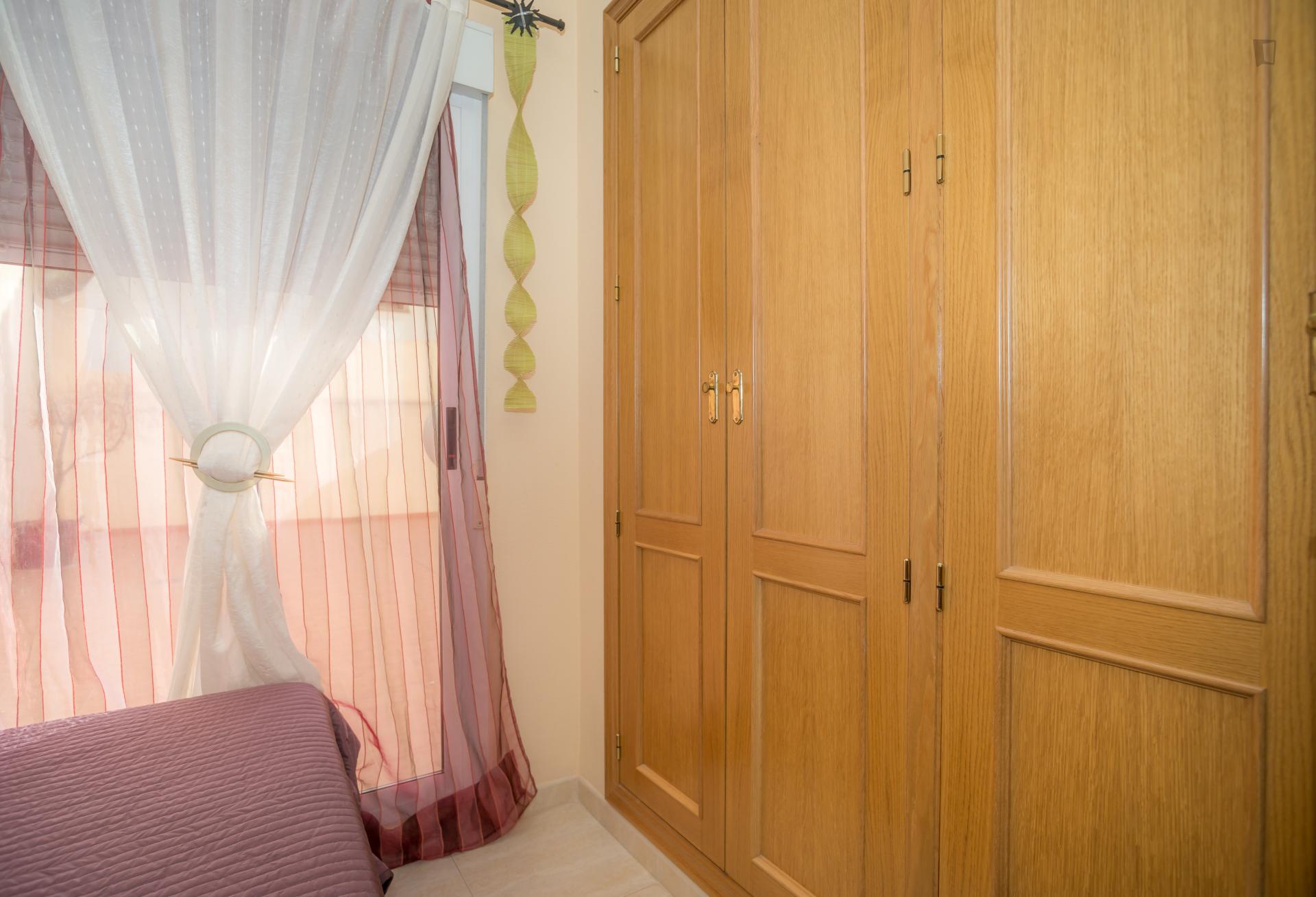 Campello - Double bedroom apartment for single use in Alicante - Bedroom