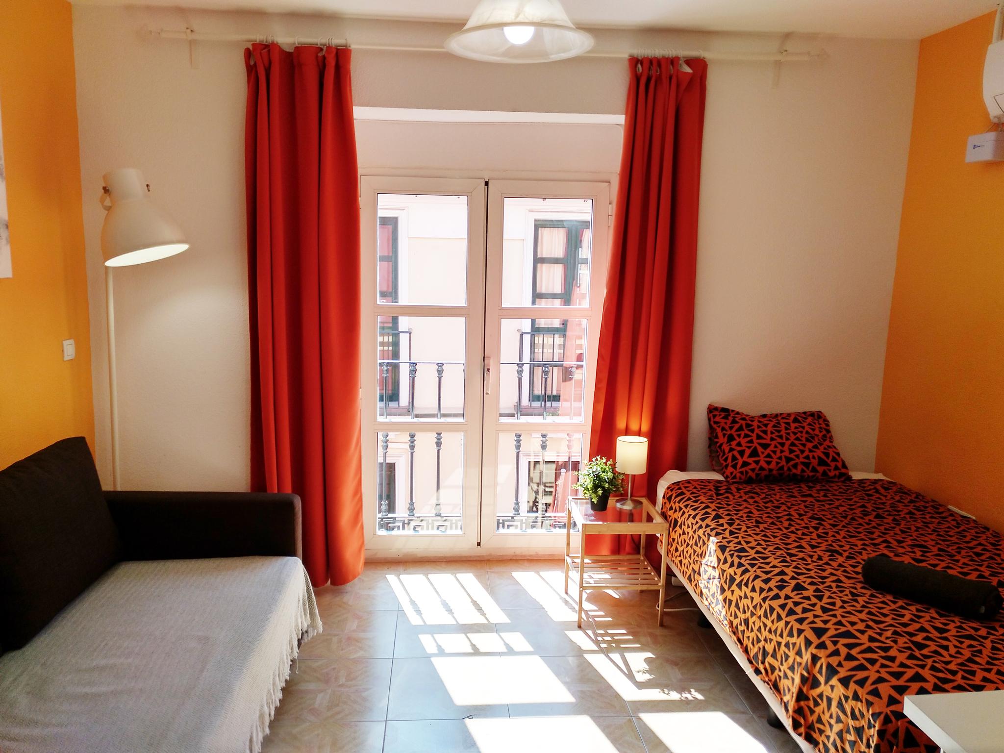 Franquelo - Private room in an apartment in Málaga - Living