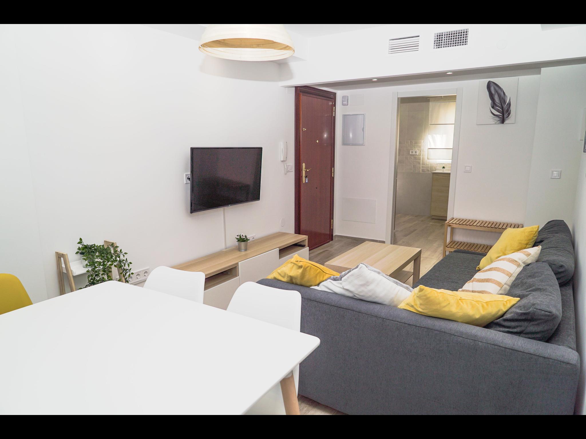 Ortega - Private room in Málaga - Living