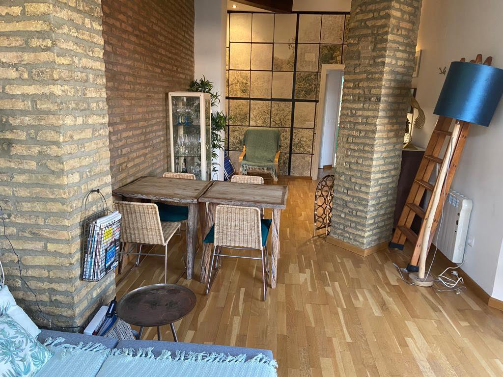 Sueca 30 – Lovely expat flat in Ruzafa, Valencia - Living room