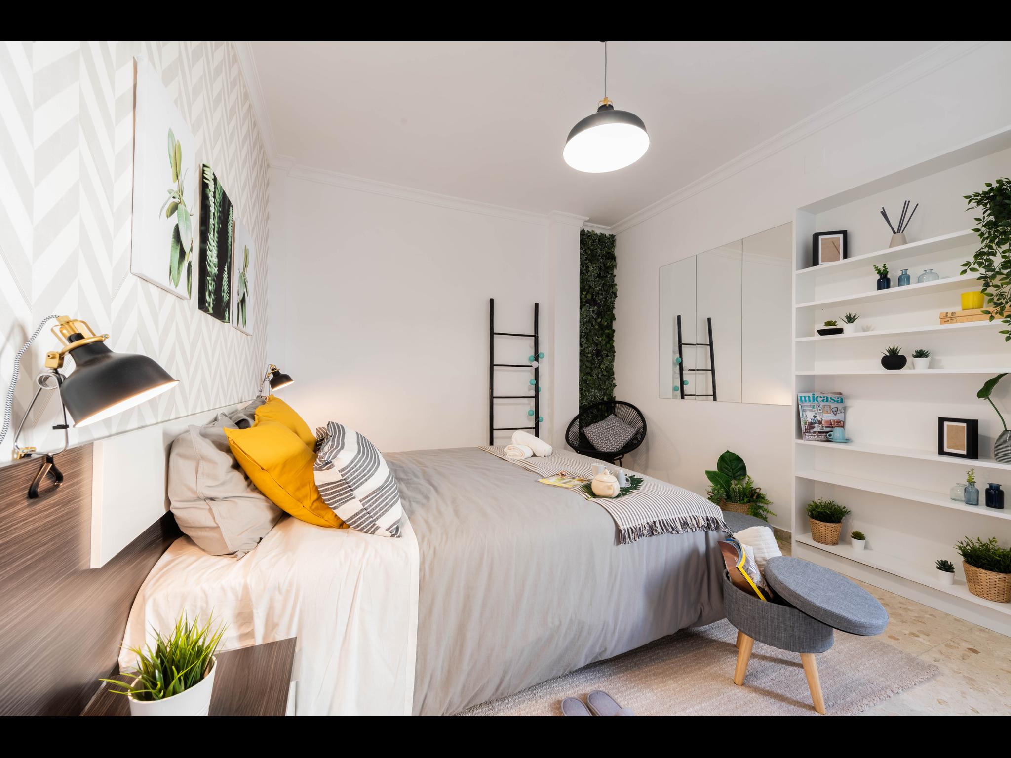 Francisco large private room in Málaga near the center - Bedroom