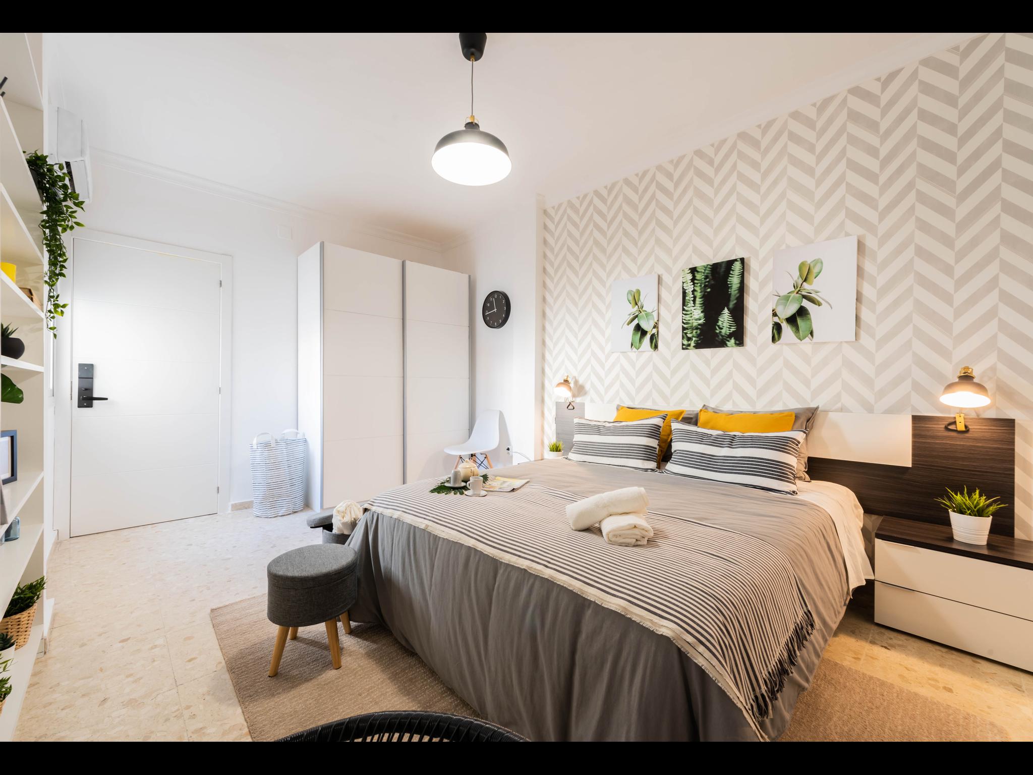 Francisco large private room in Málaga near the center - Bedroom