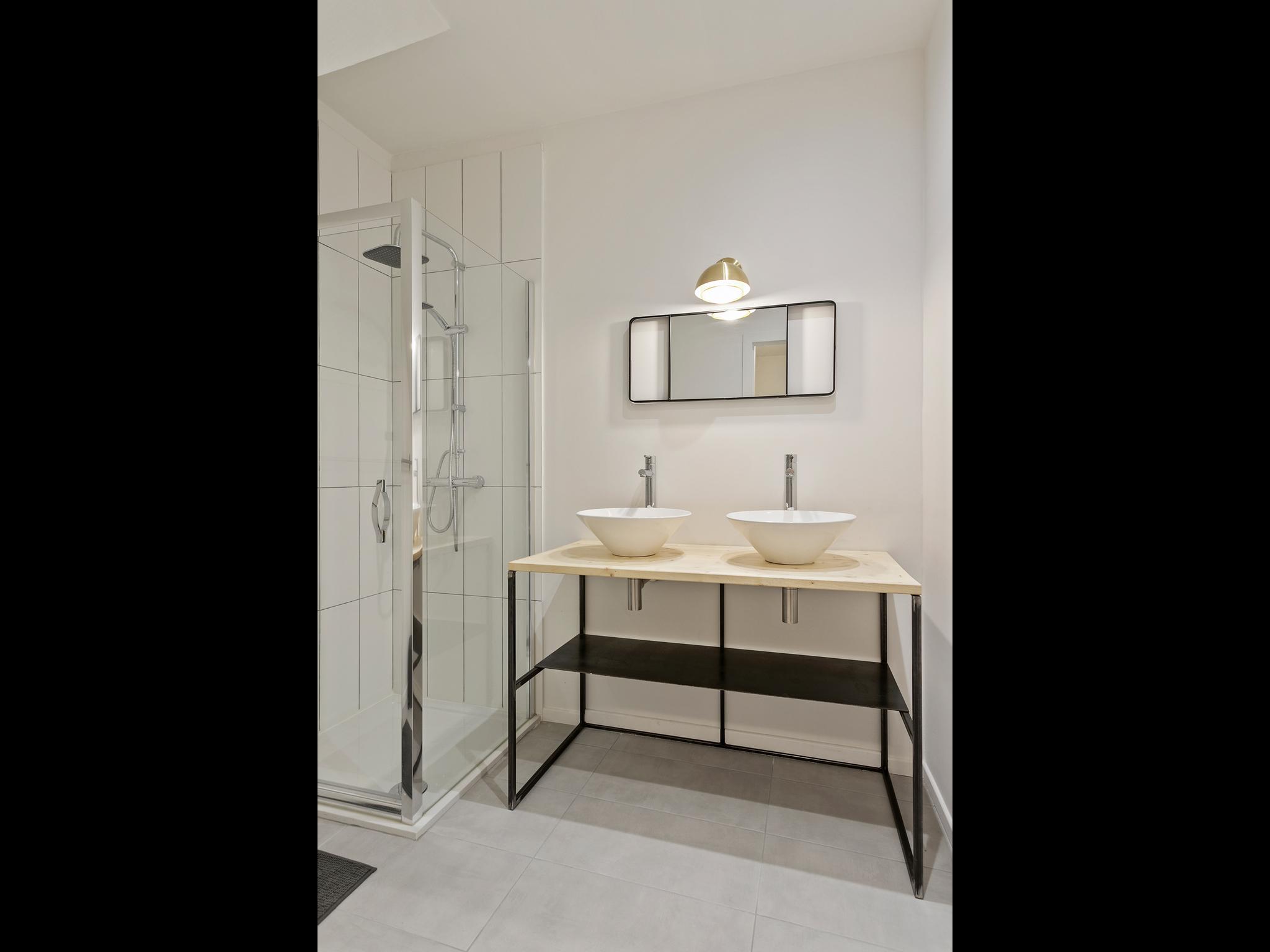 Pavie - Equipped expat apartment in Brussels - Bathroom