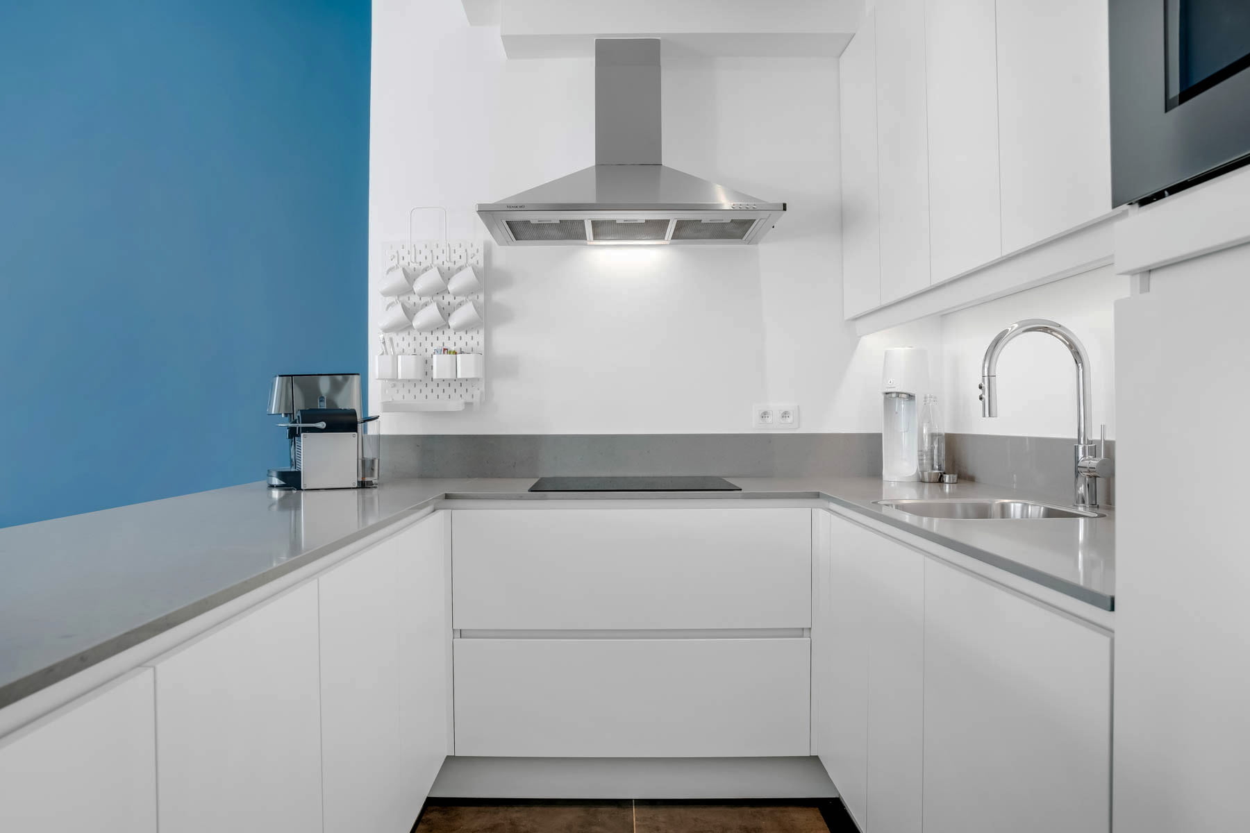 Antwerp luxury apartment for professionals - Kitchen