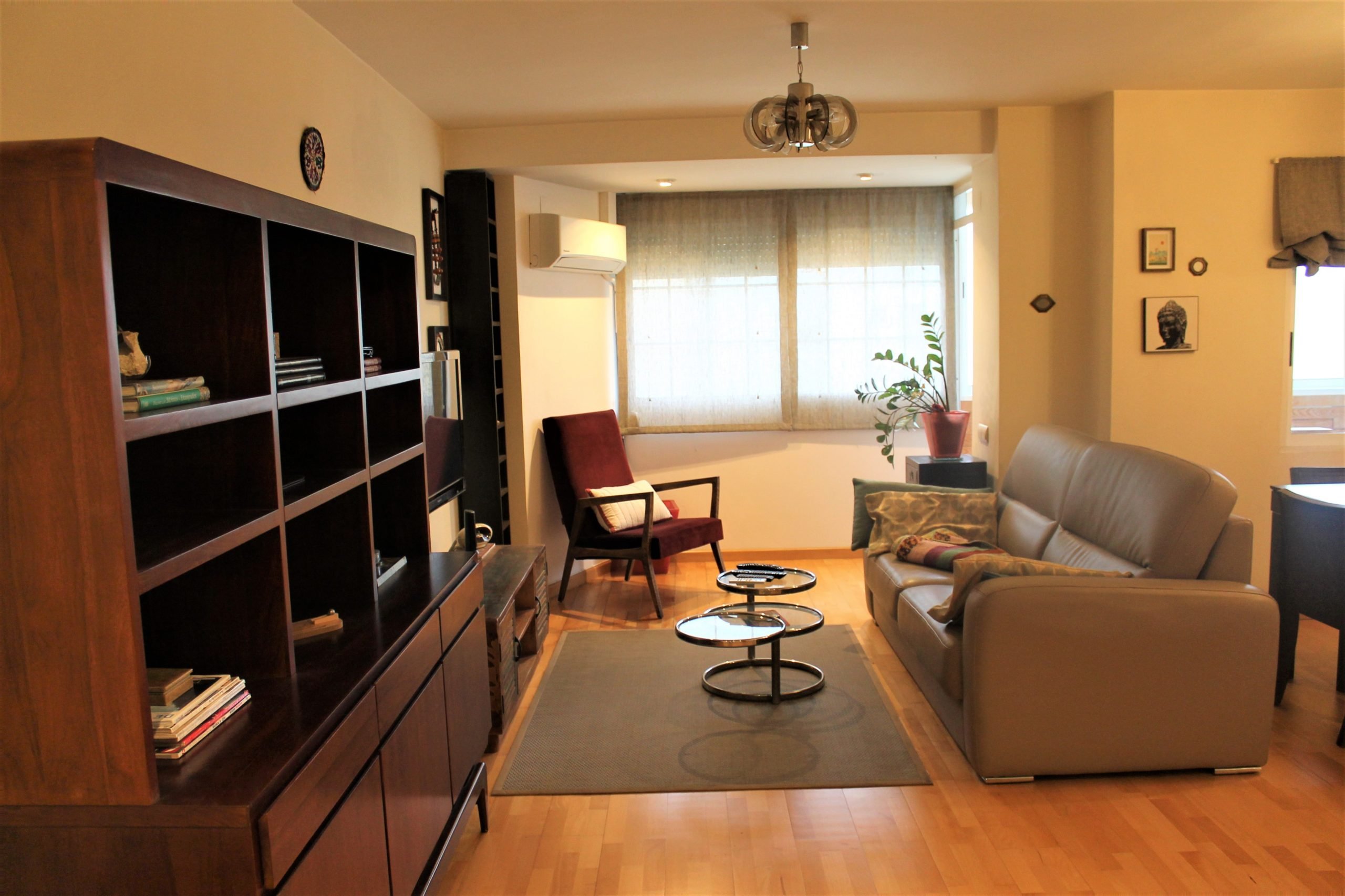 Sueca 38 – Spacious expat apartment in Valencia - Living room