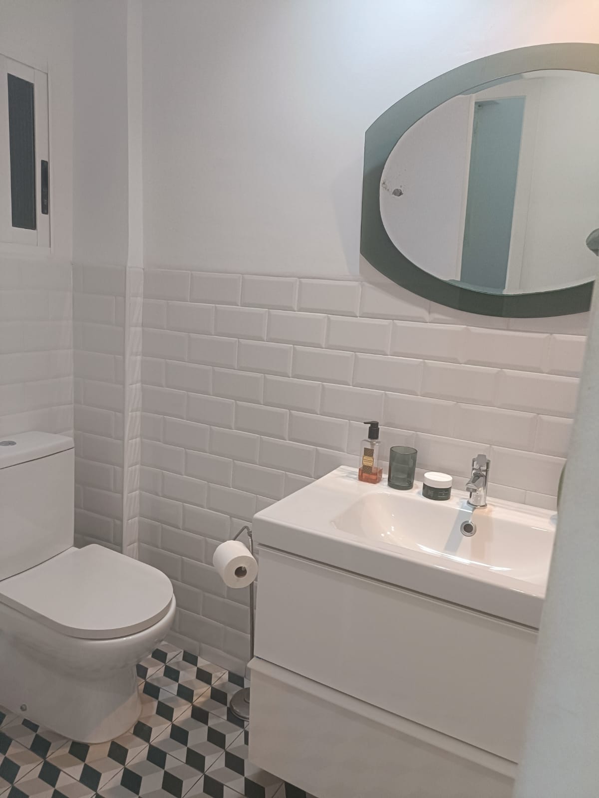 WhatsApp Image 2024-10-17 at 16.30.20 (1).jpeg