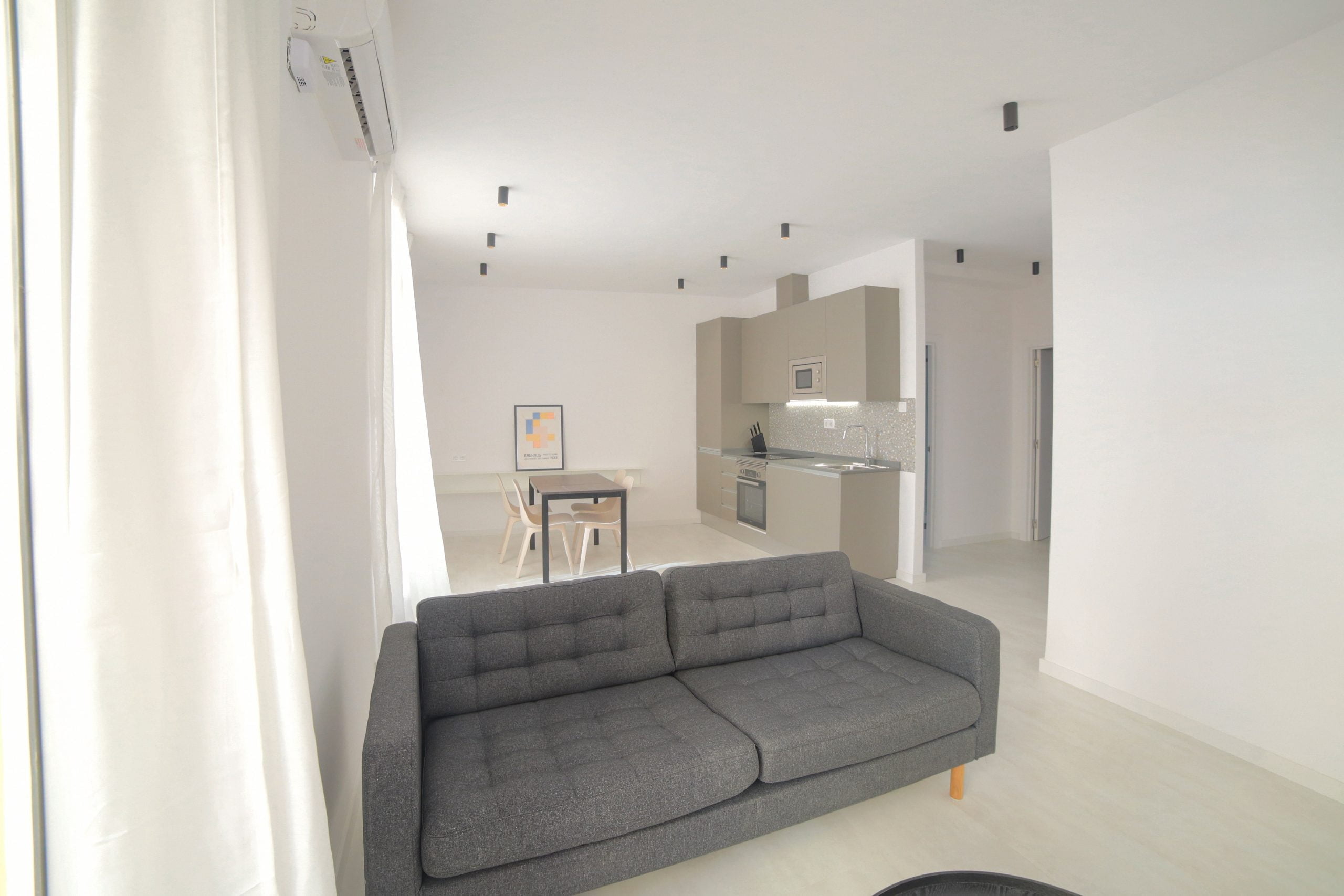 Tossal 3 – Modern expat apartment in Valencia centre - Living room