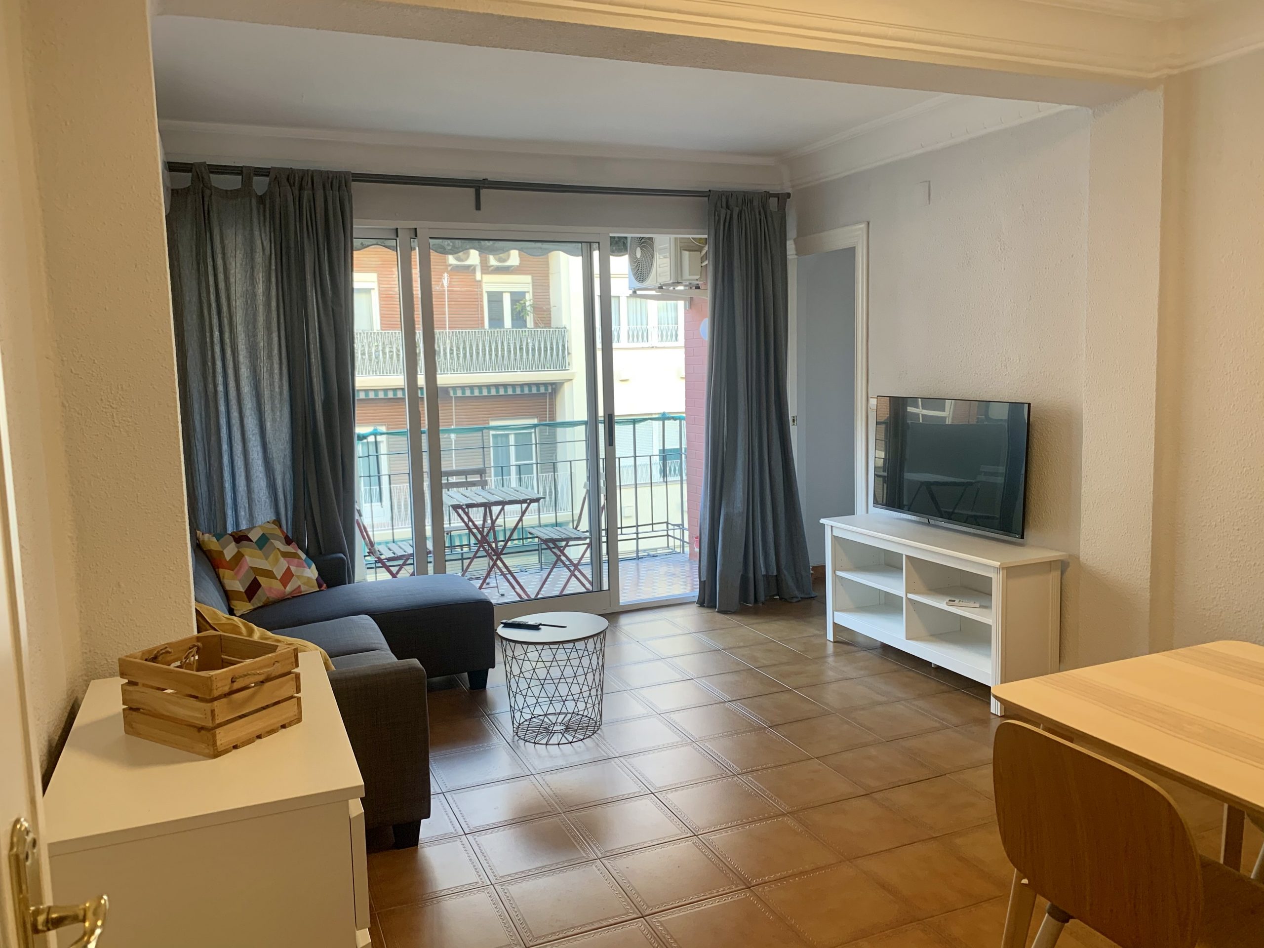 Lluis Oliag - Furnished rental for expats in Valencia - Living room