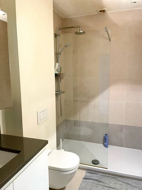 Expo 6 - Workers flat for rent in Antwerp - Bathroom