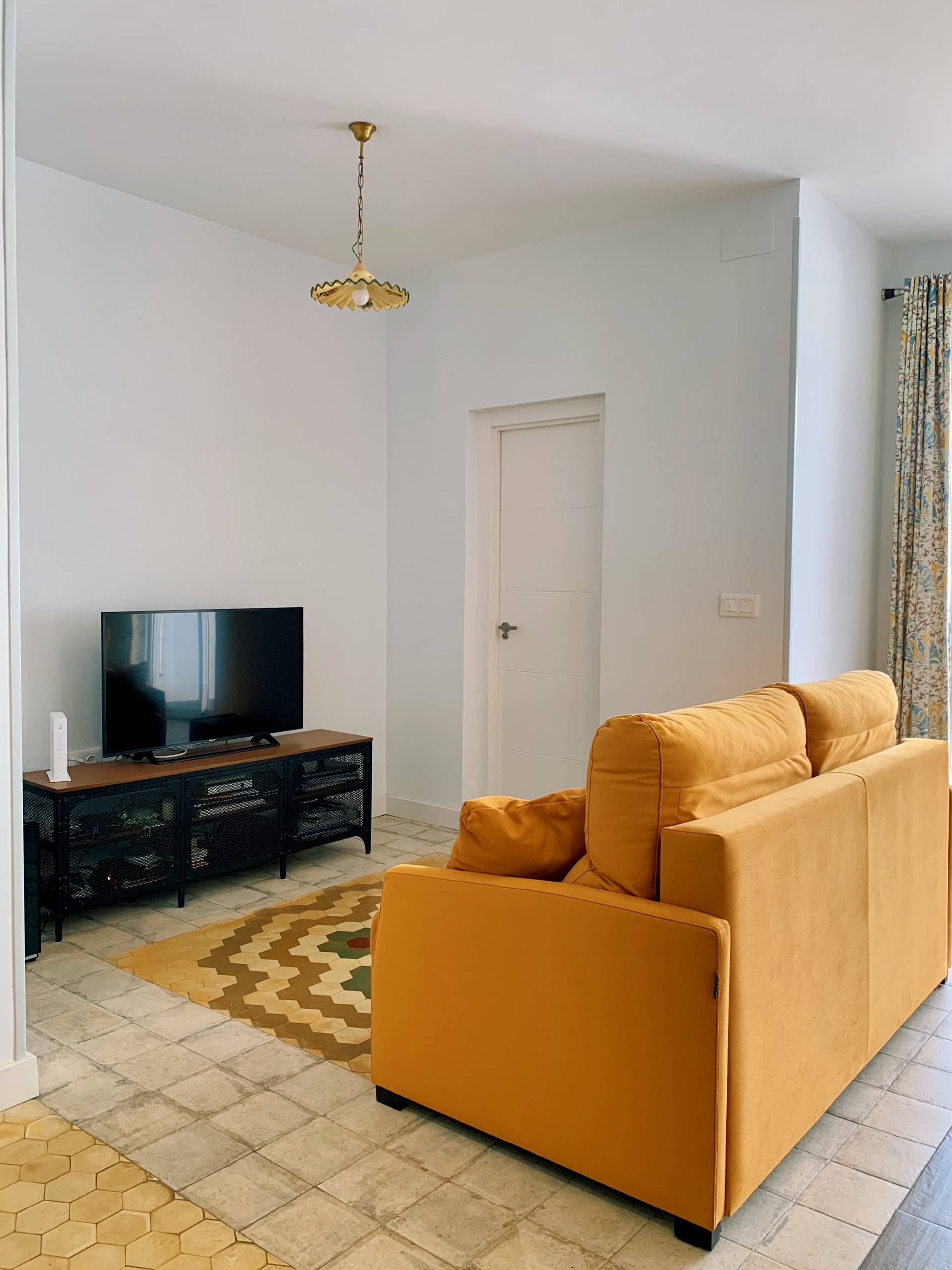 Sueca 39 - Furnished apartment for rent in Valencia - Living room