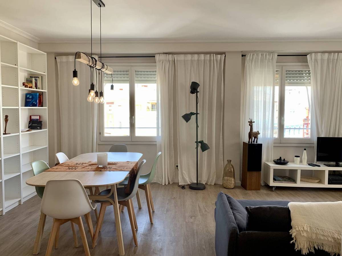 Matias Perello 2 - Penthouse for rent per month in Valencia