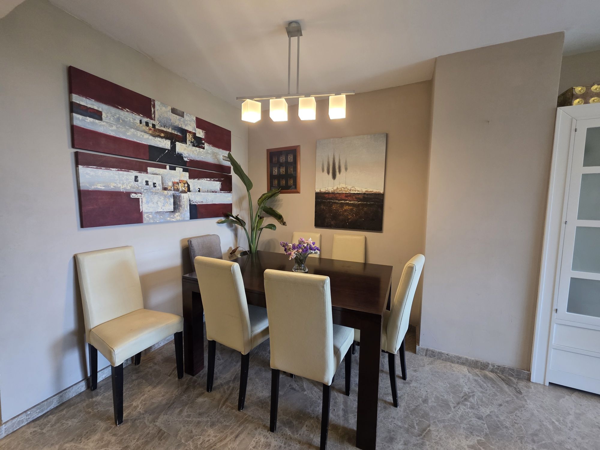 1 SALON COMEDOR MESA SILLAS.jpg