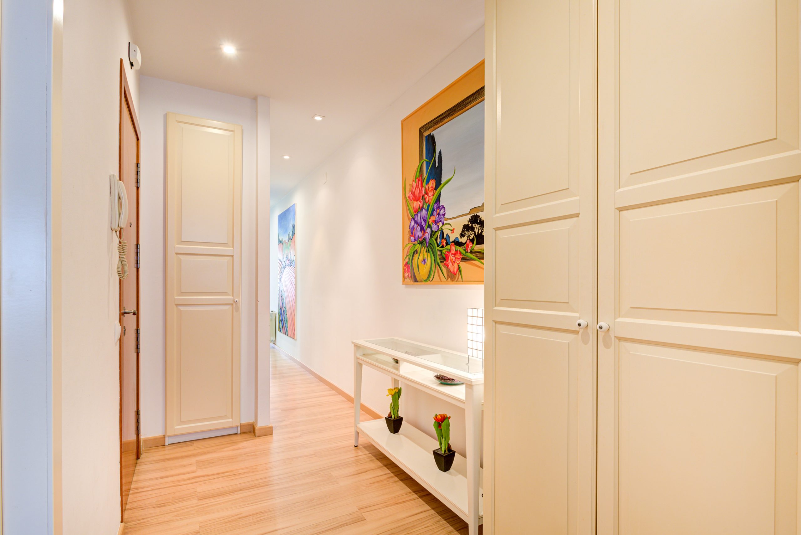 Bobila - Lovely apartment for rent in Barcelona - Hall