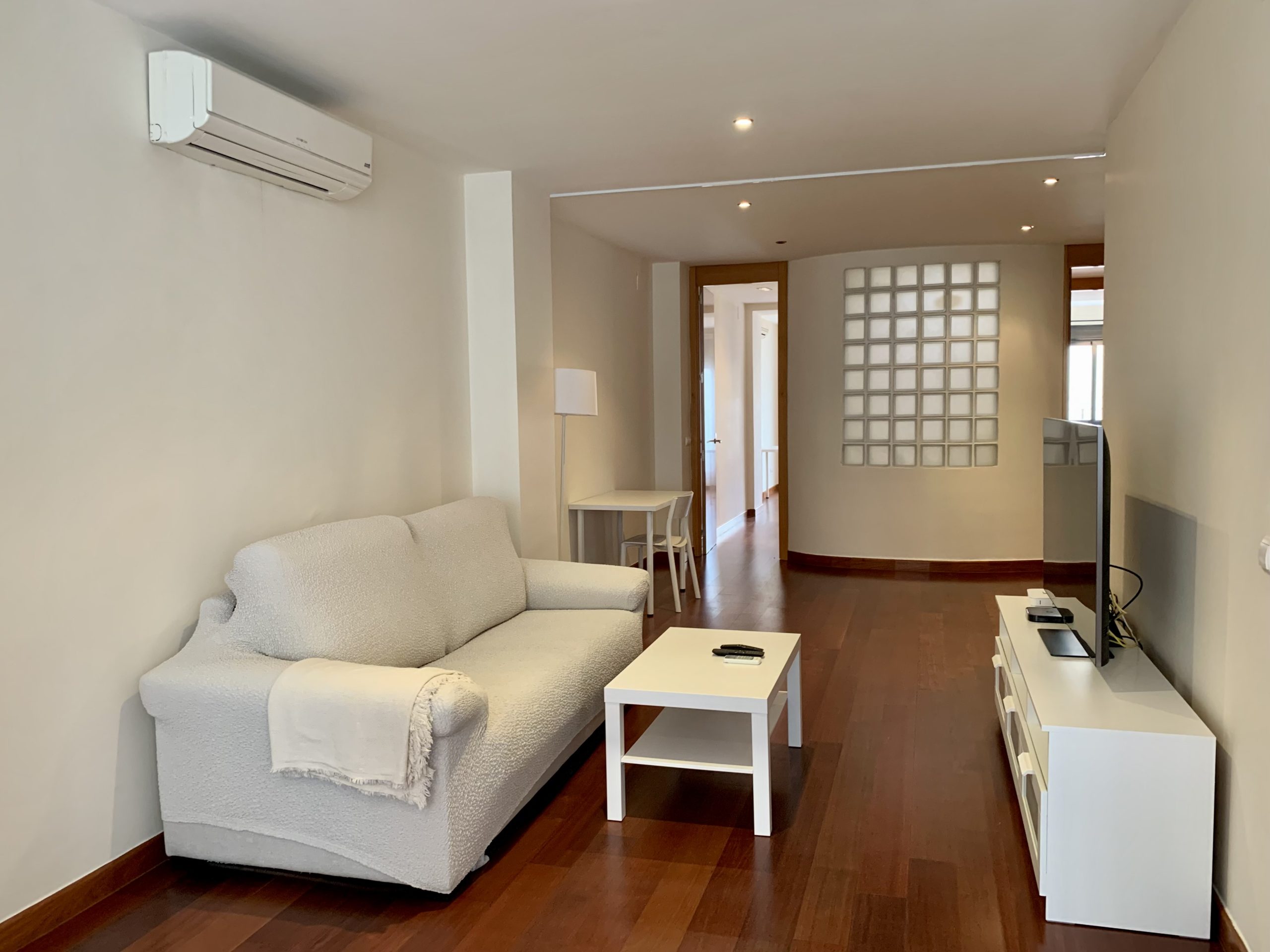 Literat 20 - Entry-ready apartment for rent in Valencia - Living room