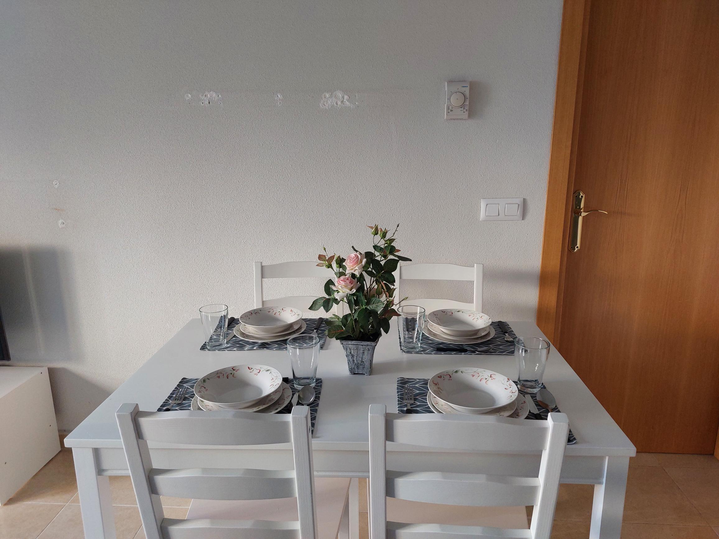 Alcobendas 2 - Entry-ready apartment for rent in Madrid - Dining table