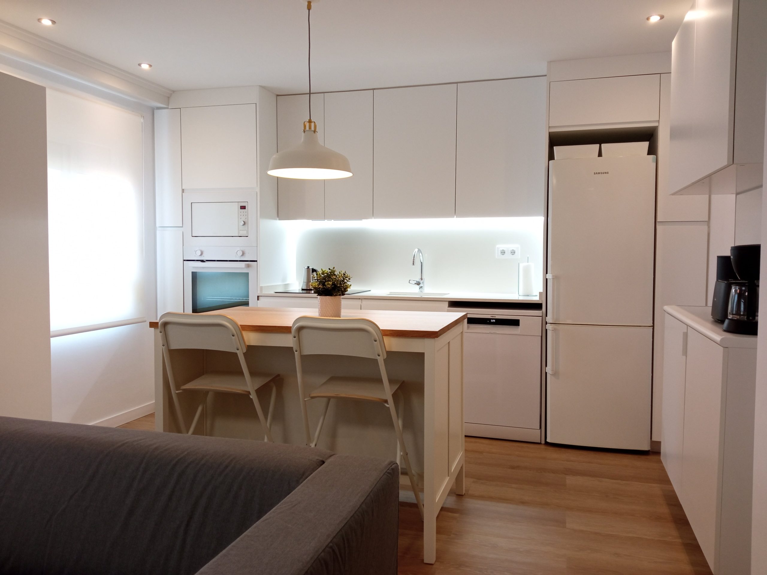 Carolina - Lovely entry-ready apartment for rent in Valencia - Open plan kitchen